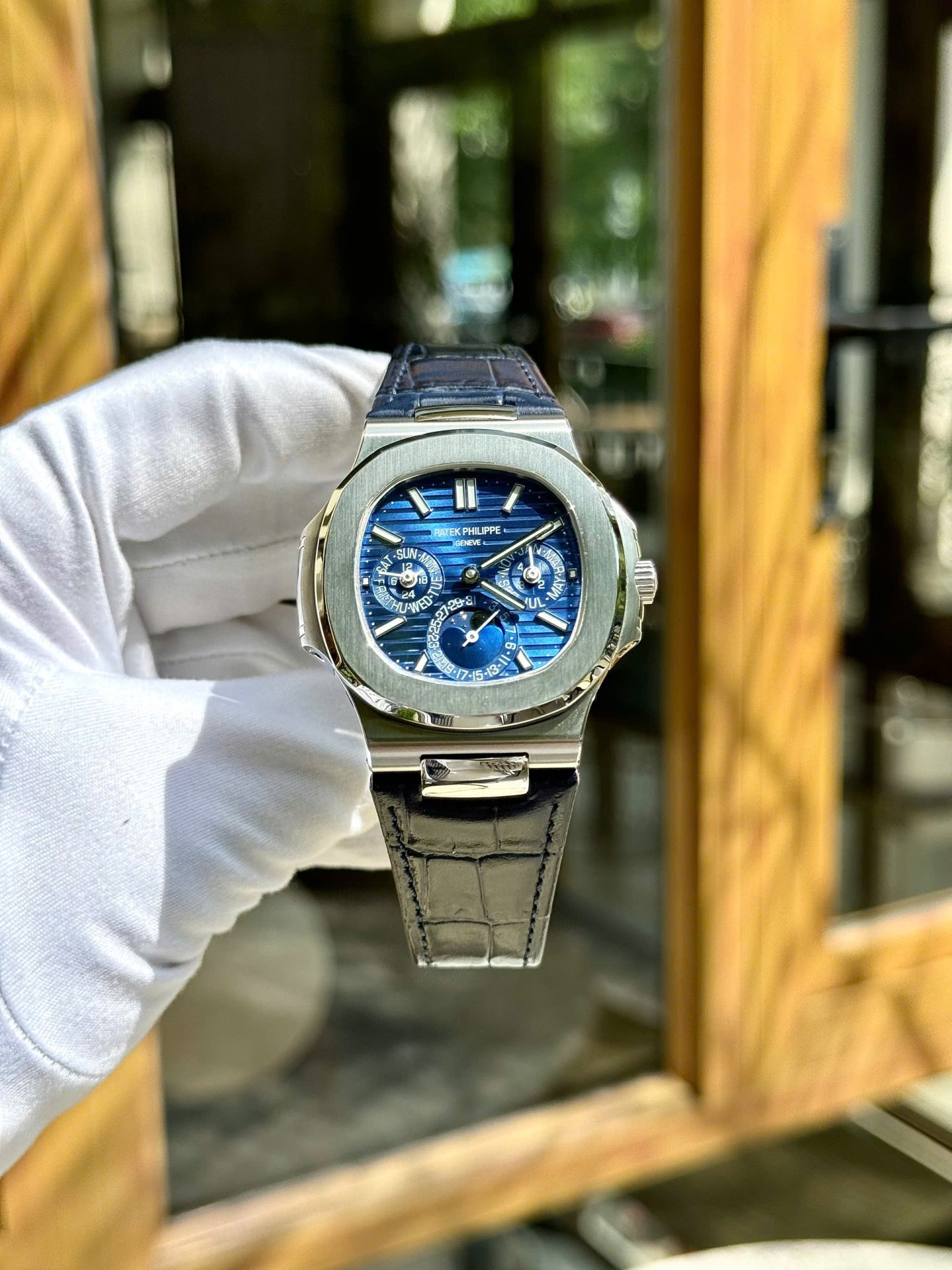 Patek Philippe High End Watch Replicas Nautilus 5740G Blue   Automatic Swiss Movement 40mm