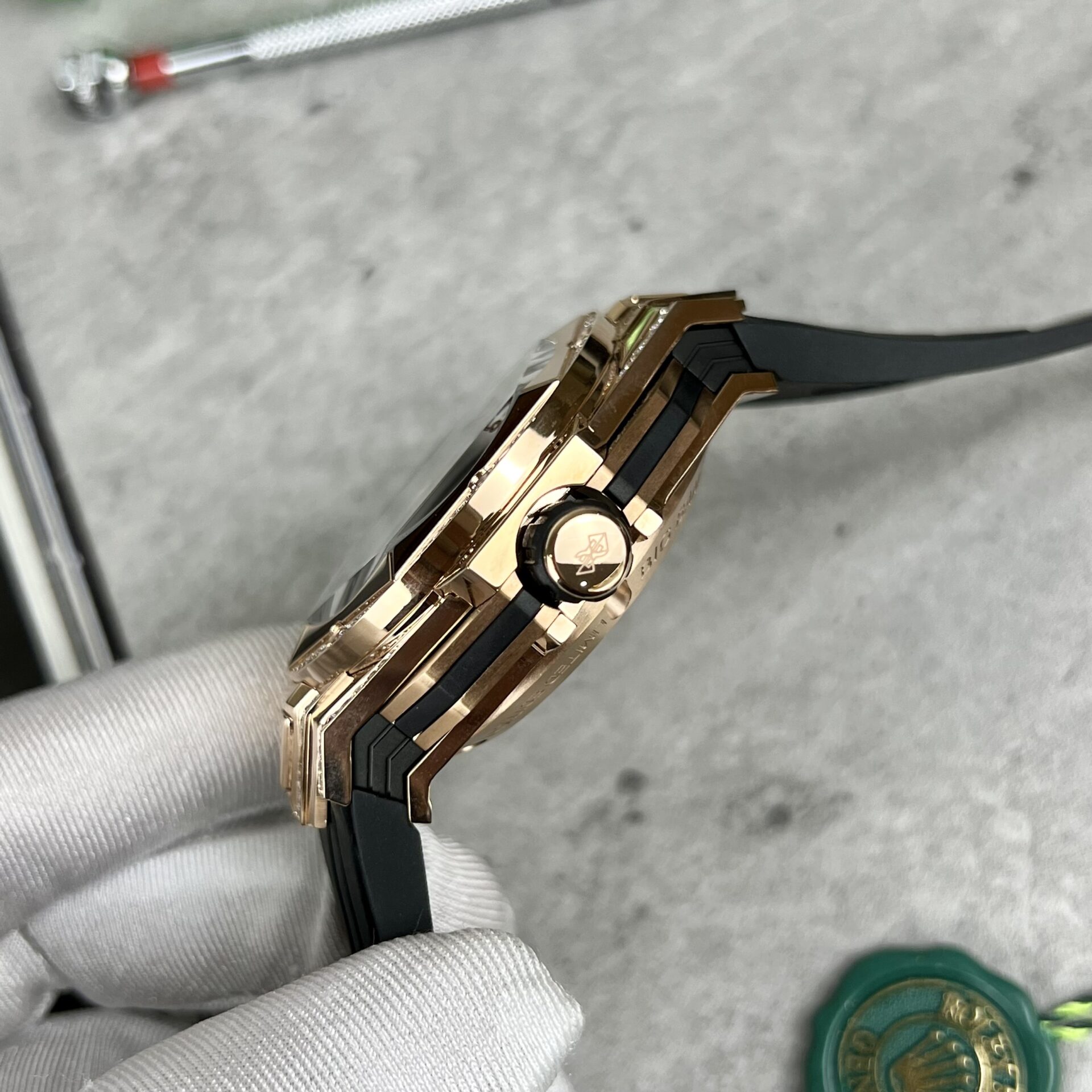 Hublot Replica Watch Big Bang Sang Bleu II King Gold Diamond 45mm