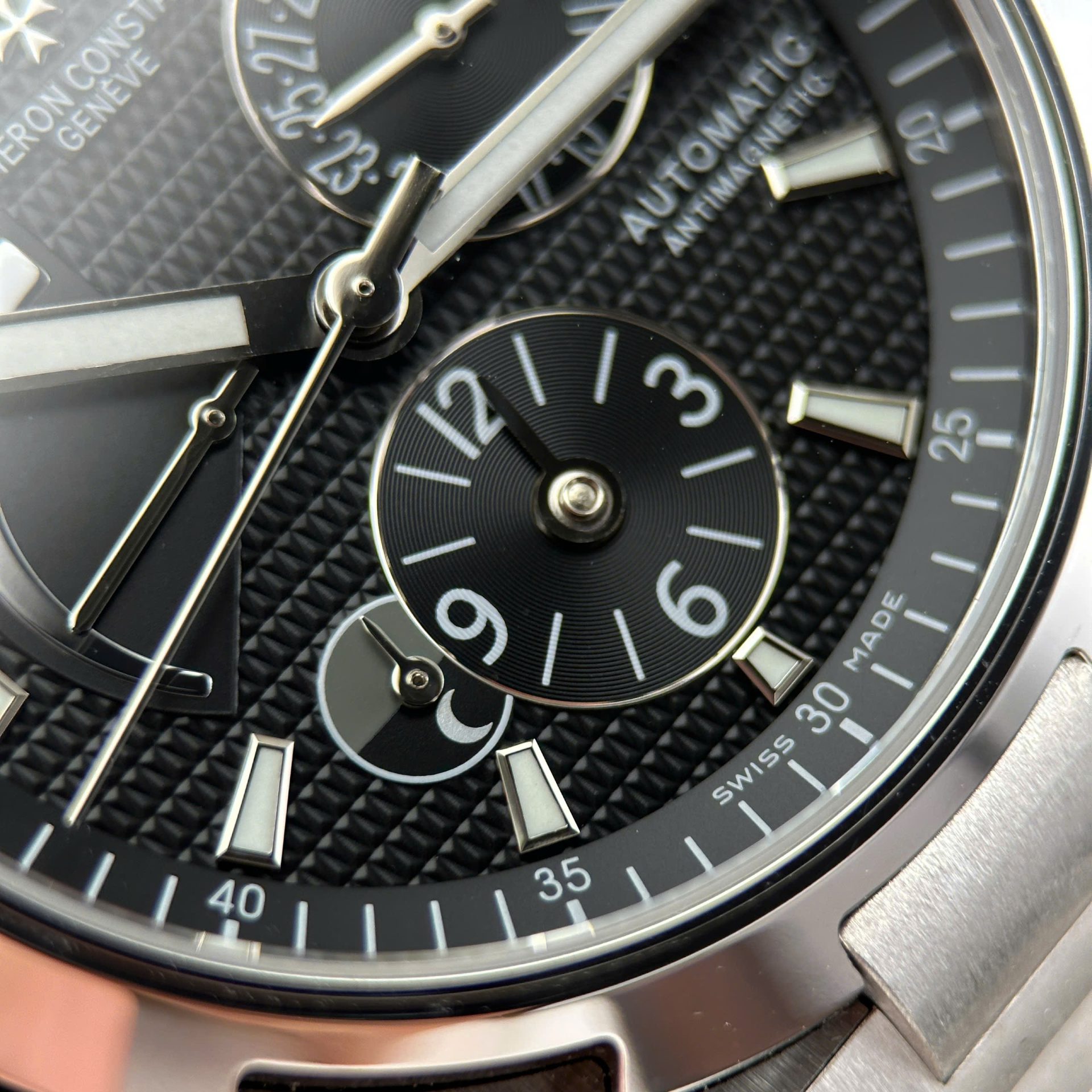 Vacheron Constantin Luxury Fake Watches Overseas Dual Time 47450 Black Dial Metal Wire 9F Factory 42mm