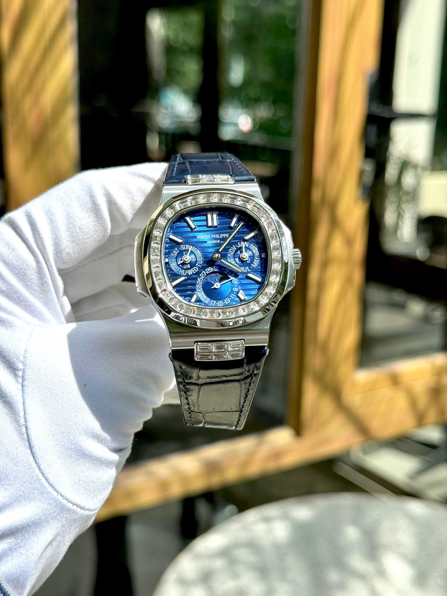 Patek Philippe High End Watch Replicas Nautilus 5740G Diamond   Blue Dial Best Quality 40mm