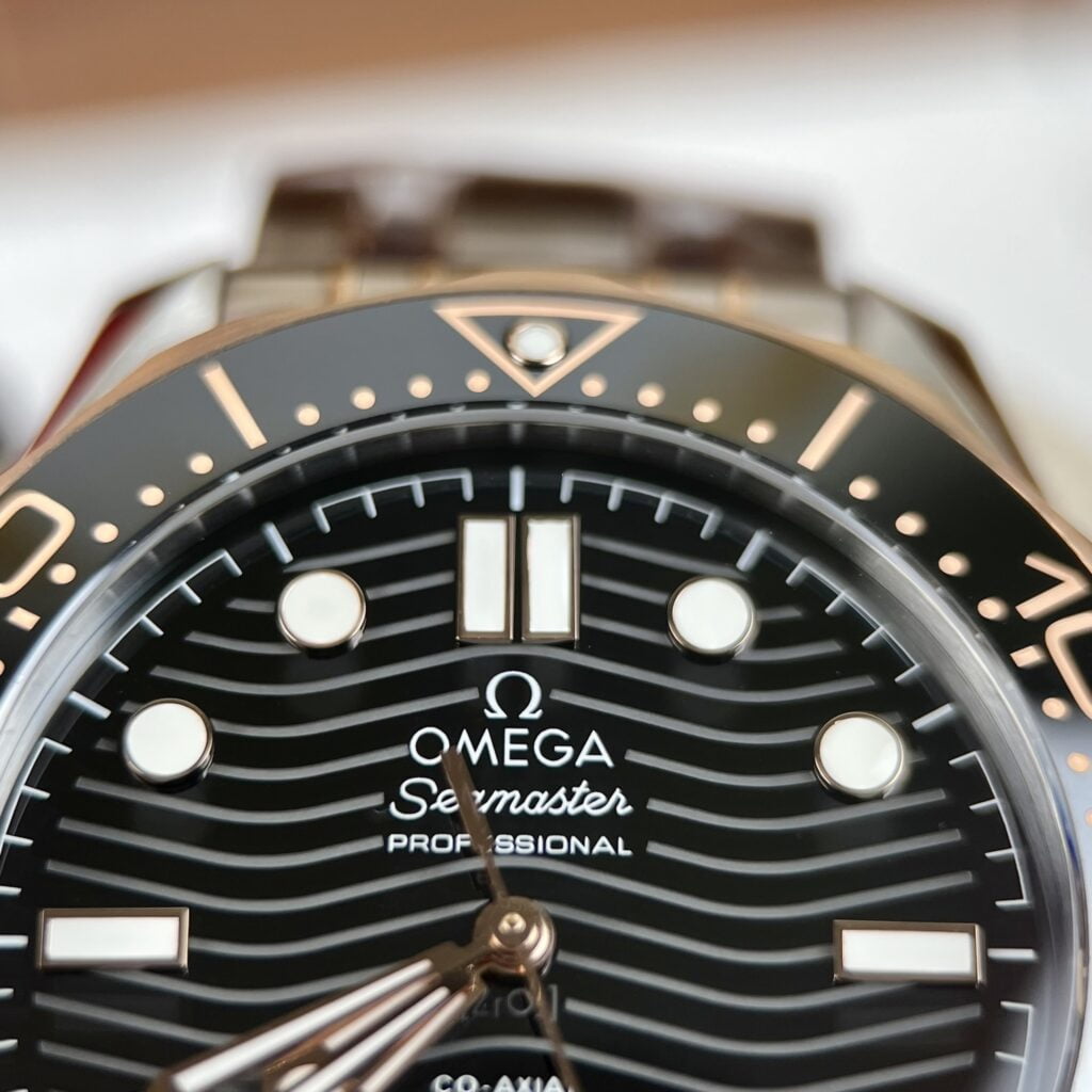 Omega Replica 1:1 Watch Seamaster Black Wave Pattern Demi Factory VS 42mm