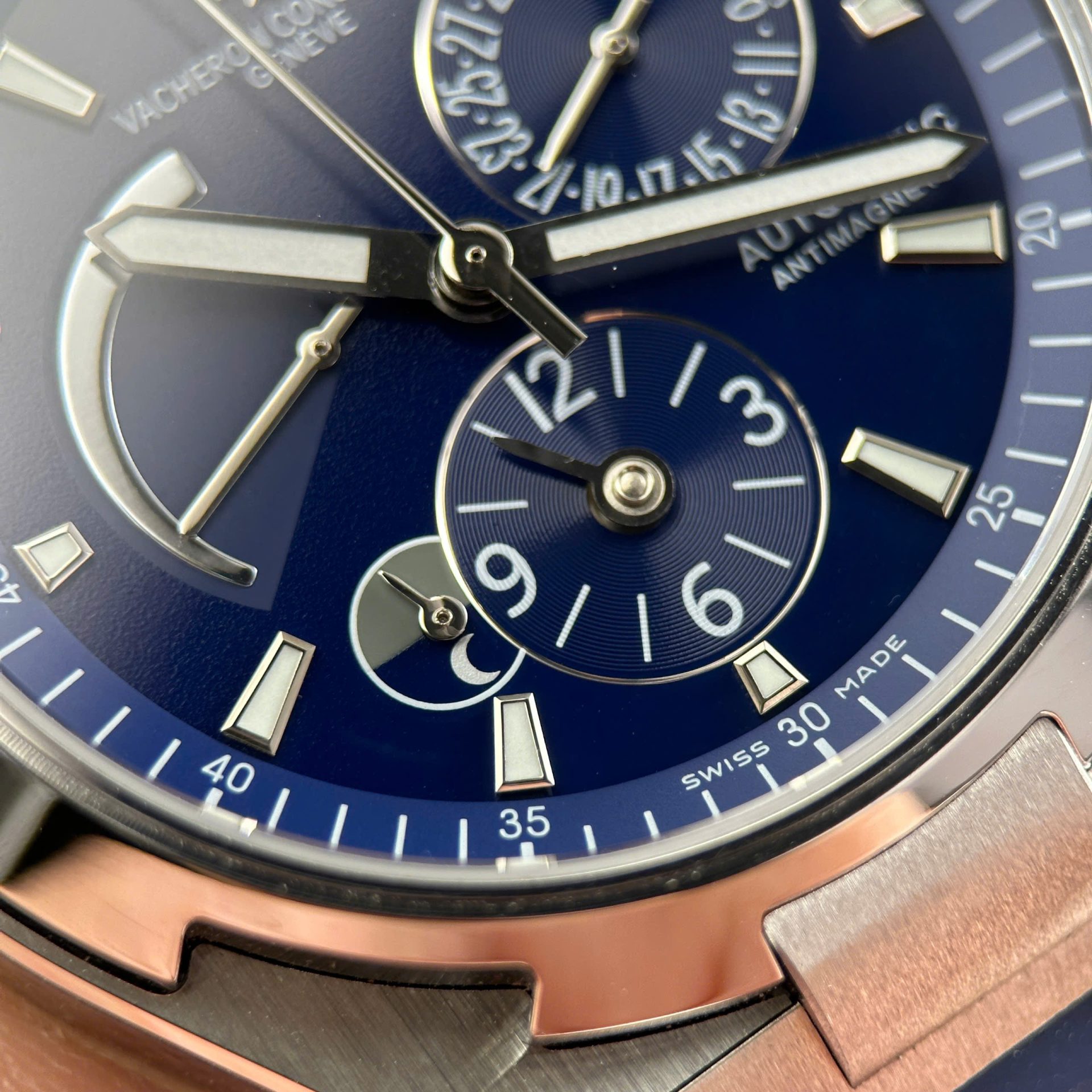 Vacheron Constantin Overseas Dual Time 47450 Replica Watches Blue Dial Rubber Strap 9F Factory 42mm