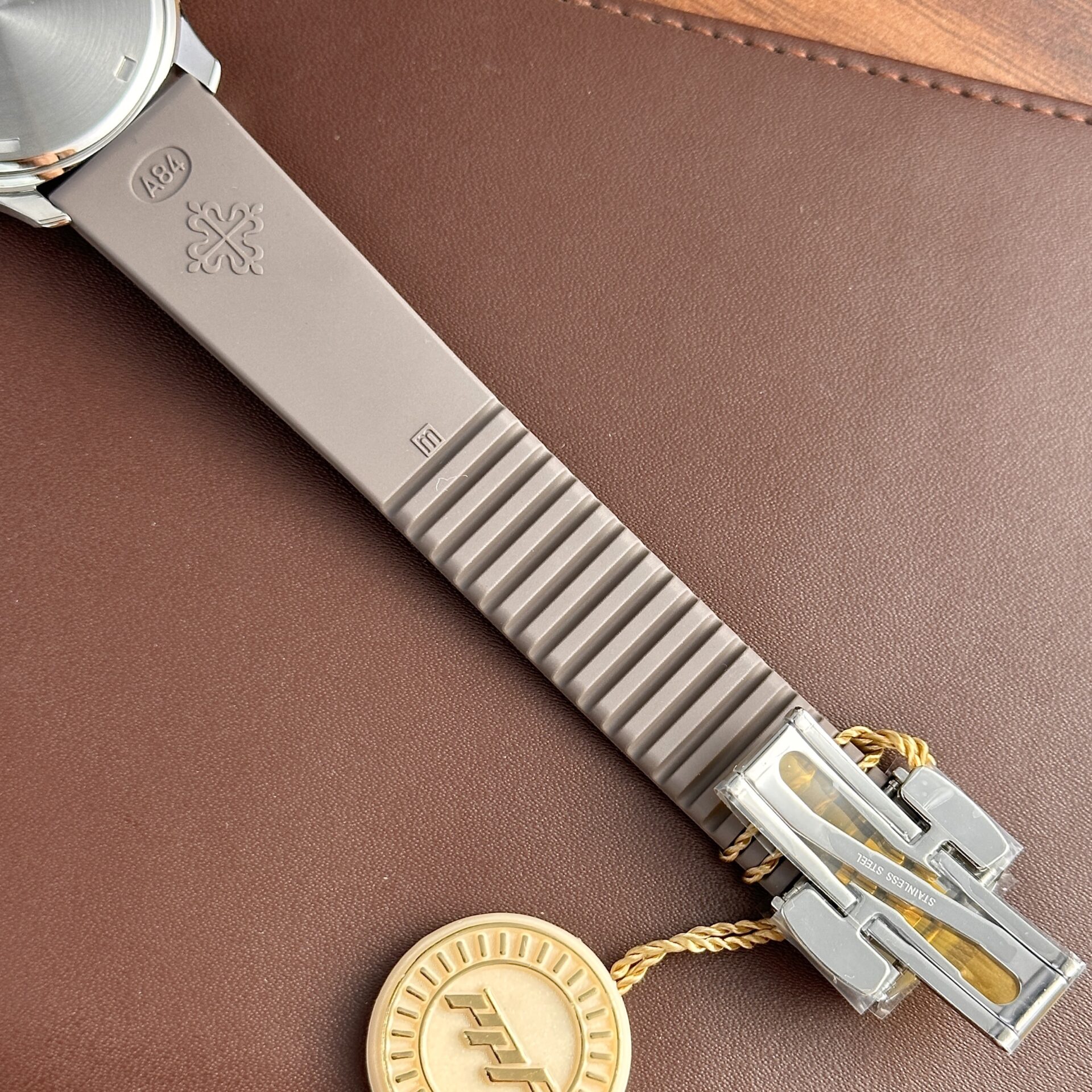 Patek Philippe Aquanaut 5067 Replica 1:1 Watch Gray With Diamonds Bezel PPF 35.6mm