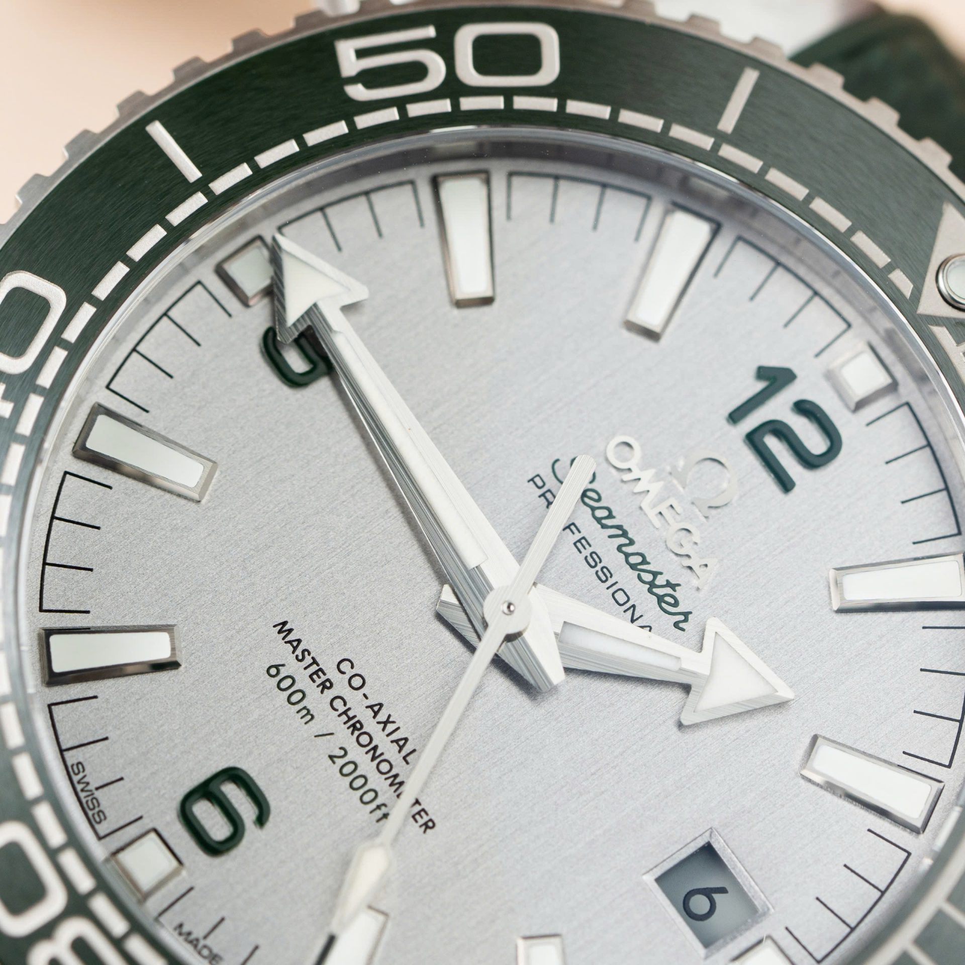 Omega Replica Watch Planet Ocean 600M Grey Dial Rubber Strap VS Factory 43.5mm