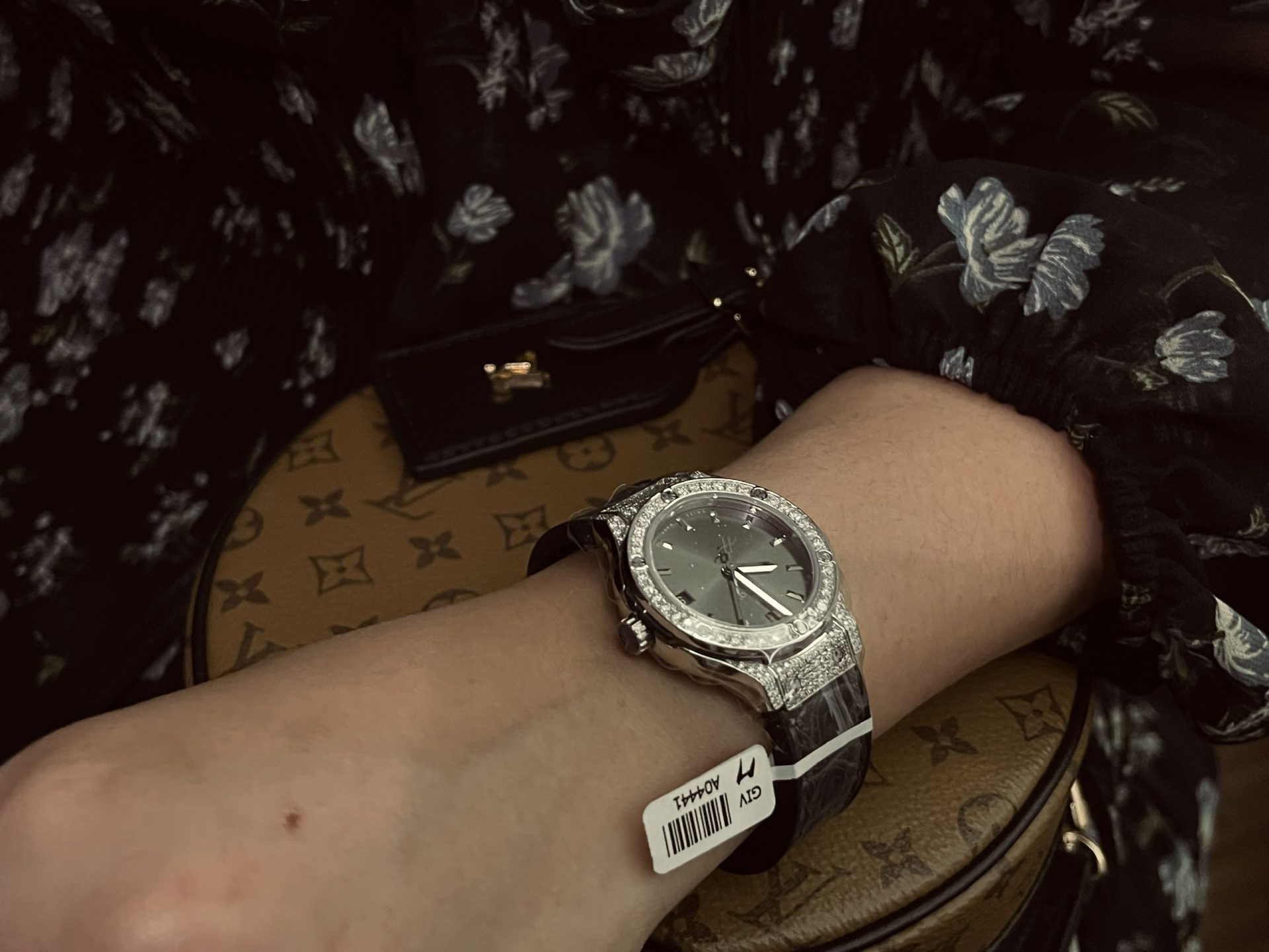 Hublot Classic Fusion Women Dial Gray Copies Watches Full Diamonds Moissanite Hong Kong 33mm