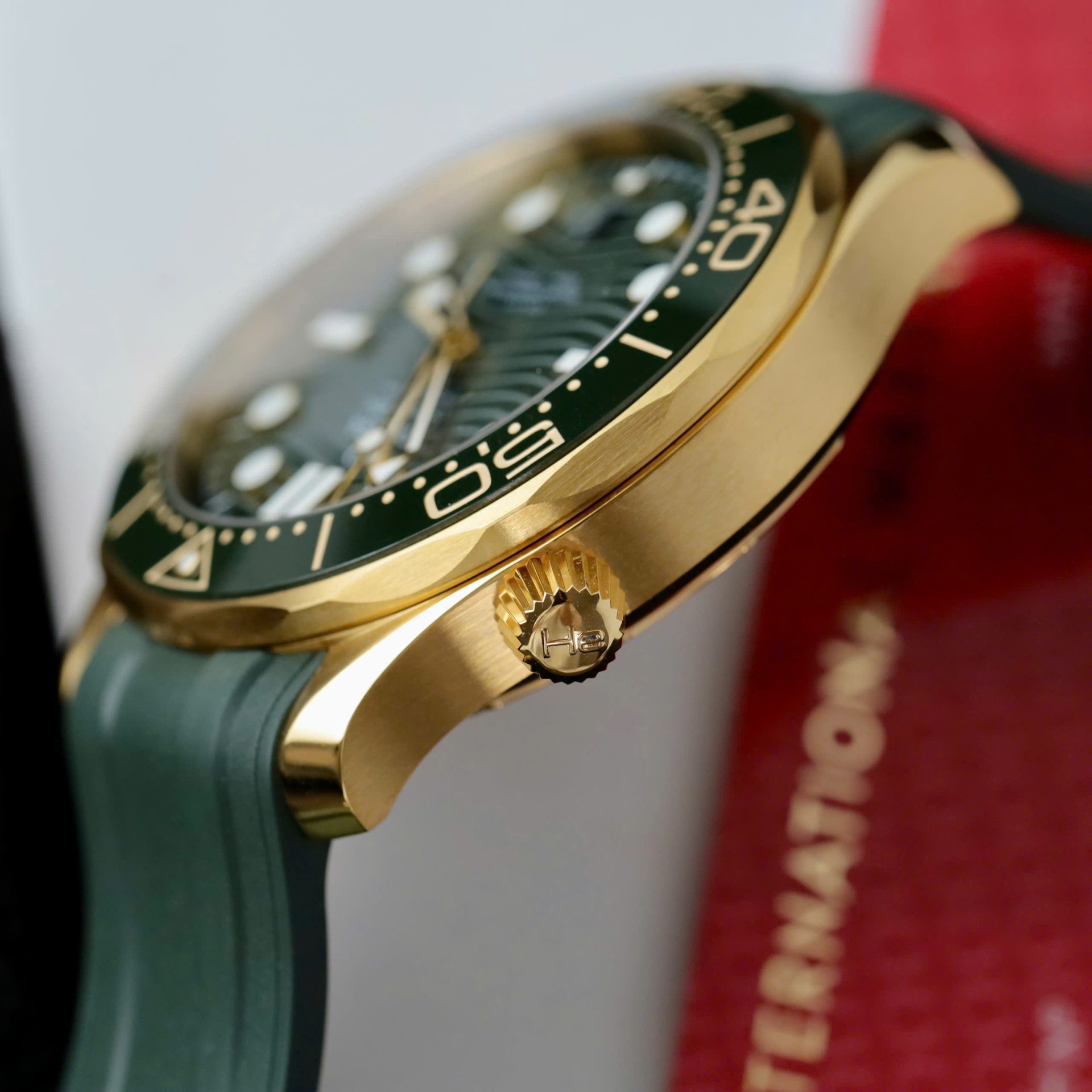 Omega Seamaster Diver 300M Replica Watches Green Dial Rubber Strap VS Factory 42mm