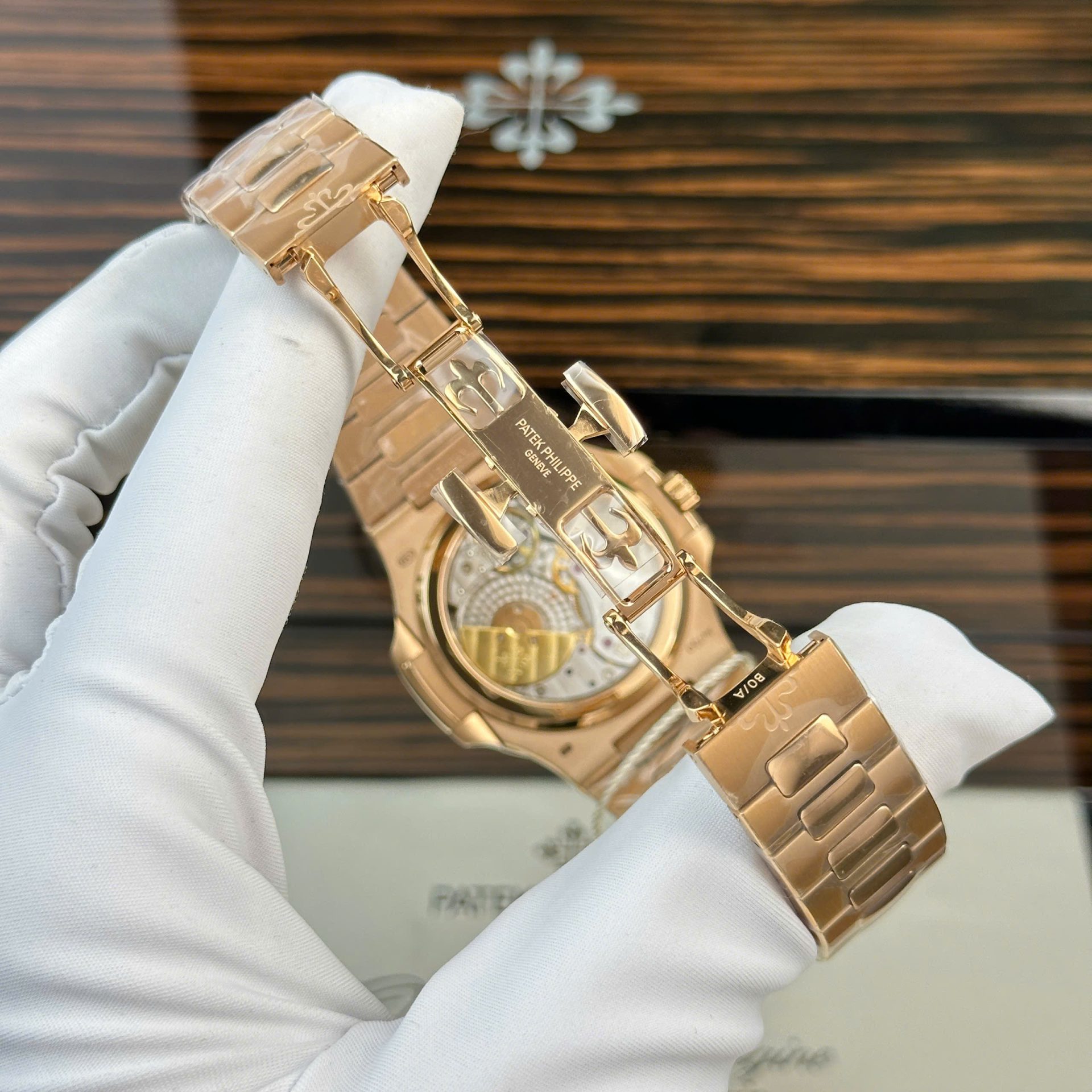 Patek Philippe Nautilus 5712R Good Imtation Watches Gray Dial Metal Wire PPF Factory Version 3 40mm