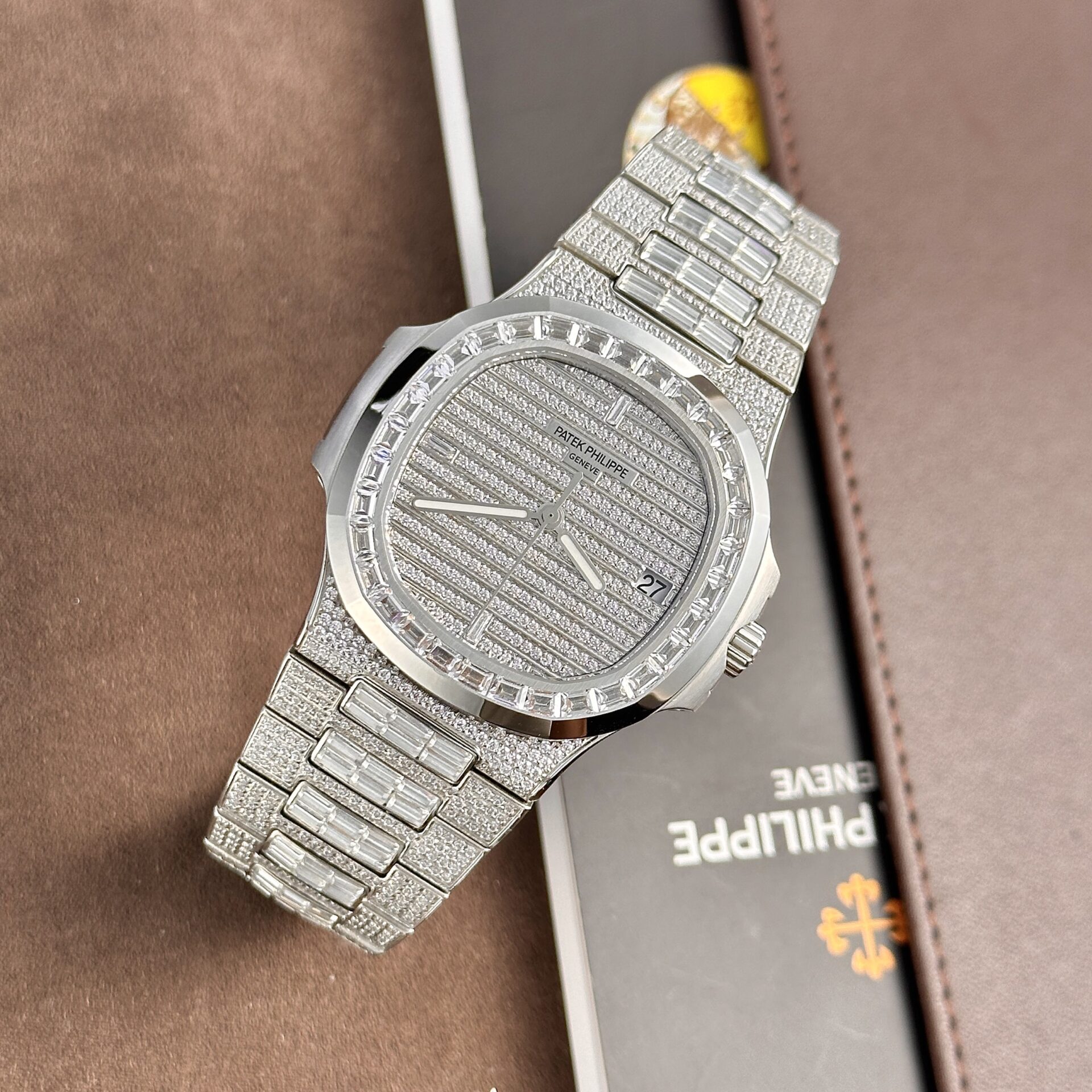 Patek Philippe Replica 1:1 Watch Nautilus 5719 Swiss Movement Full Diamond 40mm