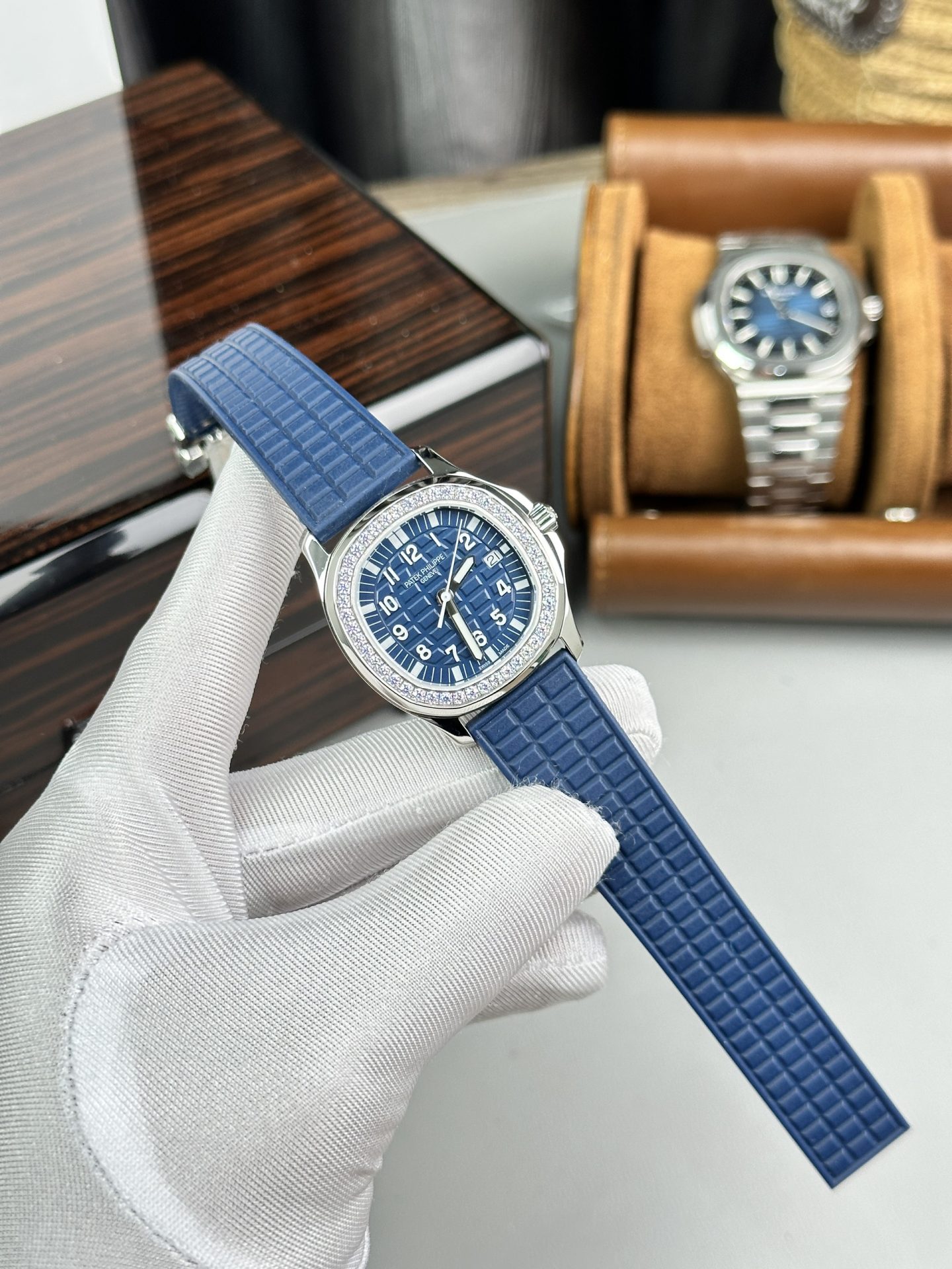 Patek Philippe Replica Watch Aquanaut 5067A Blue Dial With Stone Benzene PPF 35.6mm