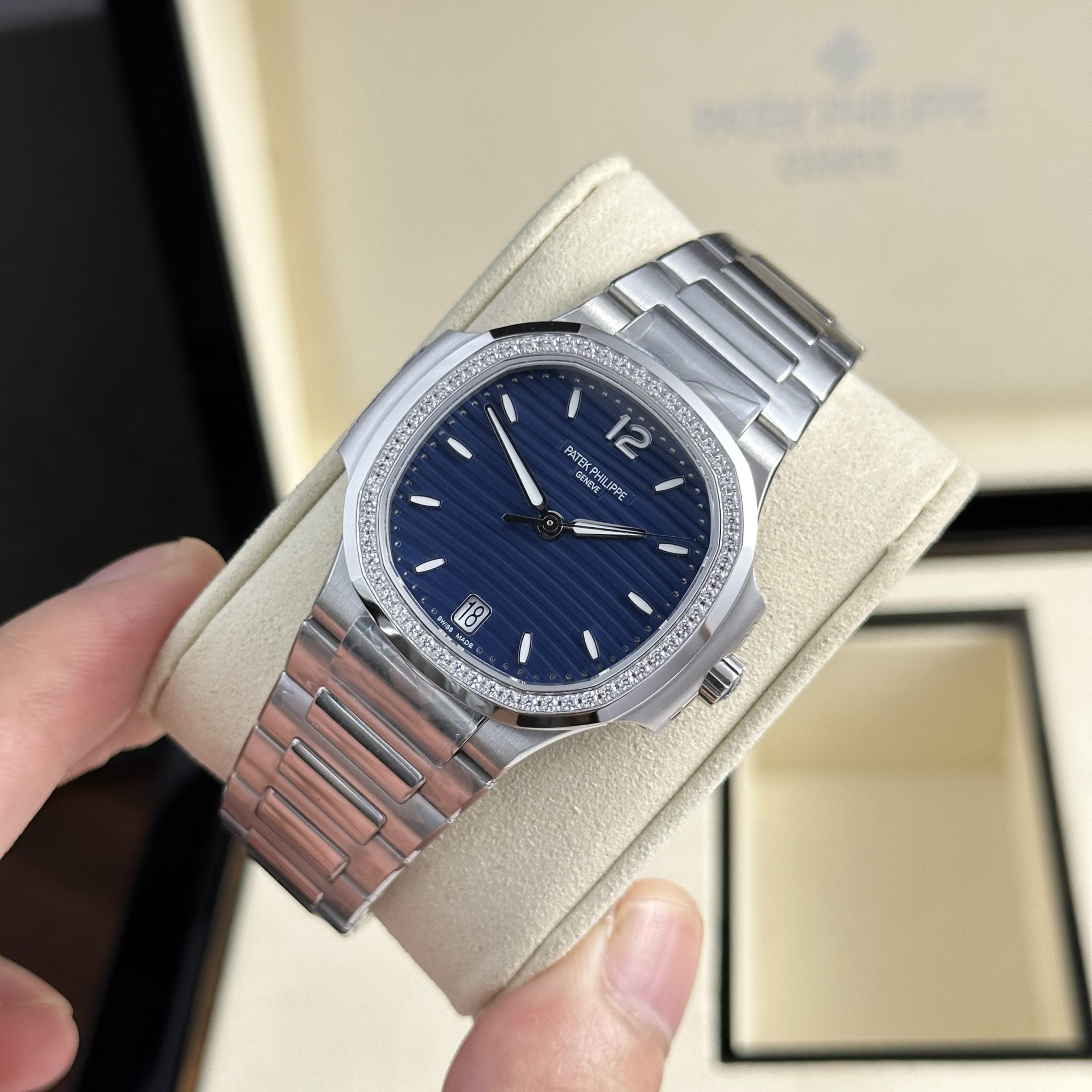 Patek Philippe Replica 1:1 Watch Nautilus 7118 Blue Dial With Stone 3K Factory 35.2mm