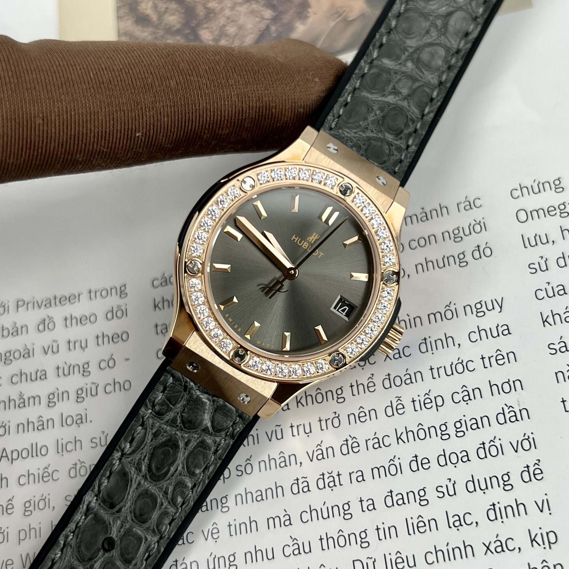 Hublot Replica 11 Watch Classic Fusion King Gold Women s Grey Dial Diamond Bezel 33mm