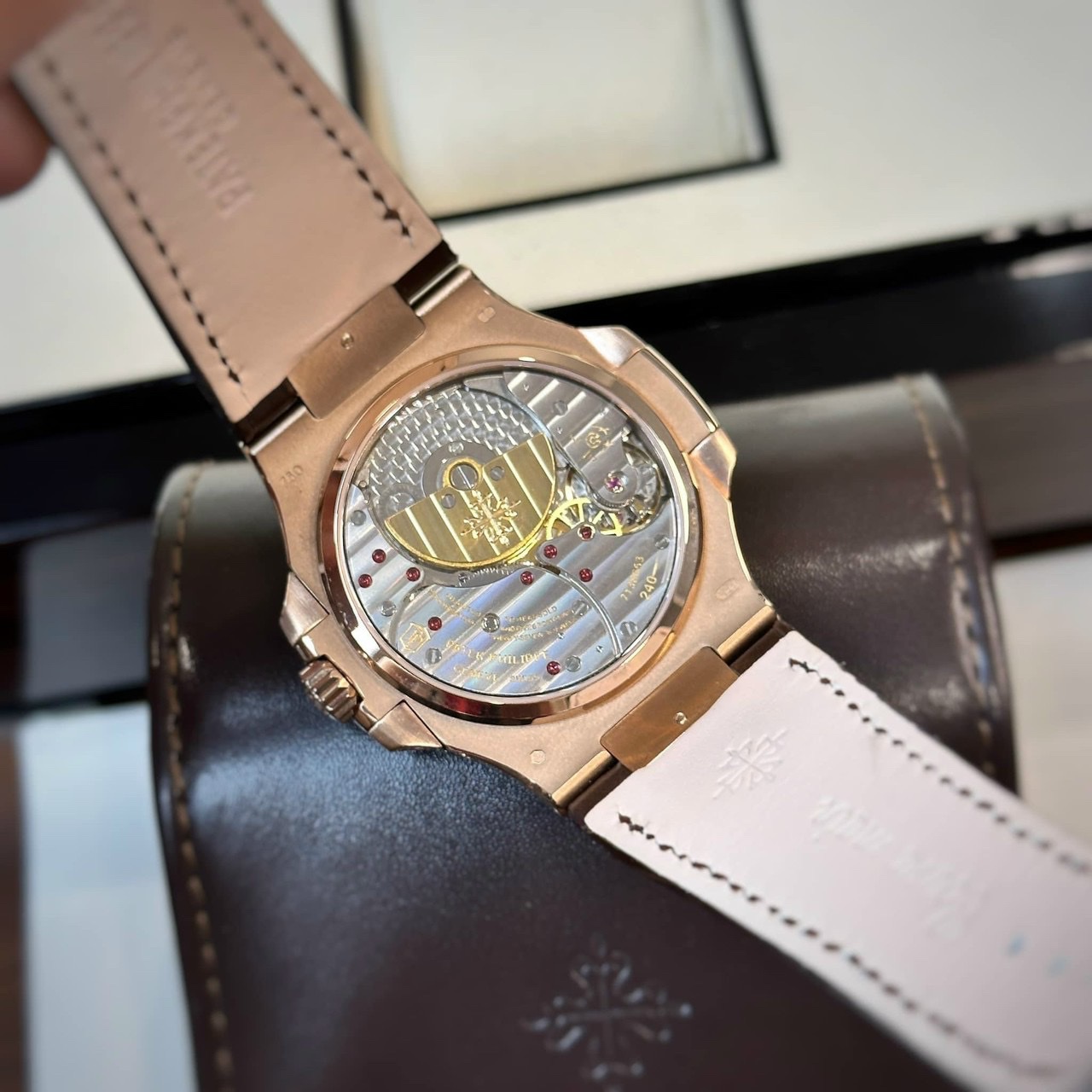 Patek Philippe Replica 1:1 Watch Nautilus 5712 Chocolate Dial Leather Strap GR Factory 40mm