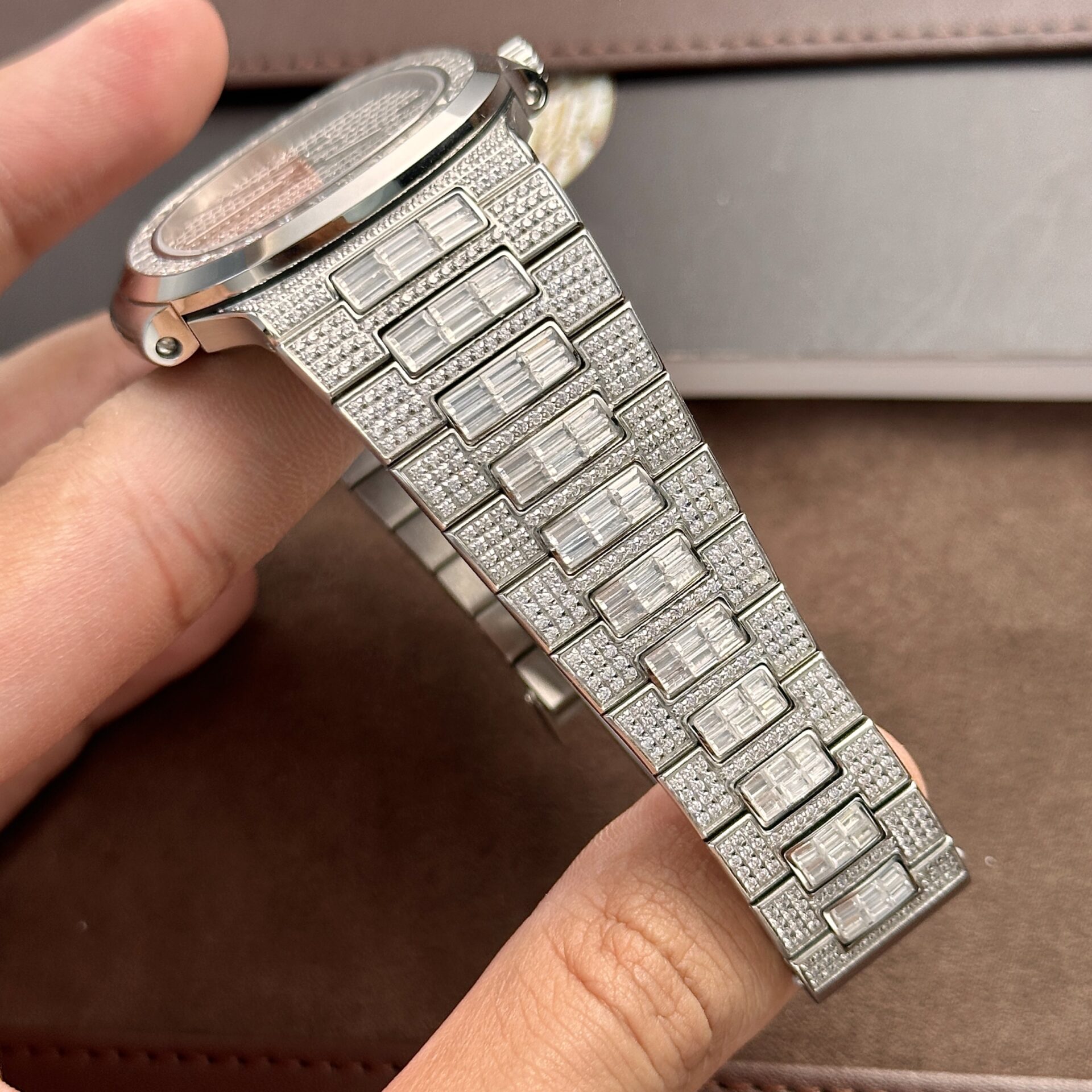 Patek Philippe Replica 1:1 Watch Nautilus 5719 Swiss Movement Full Diamond 40mm