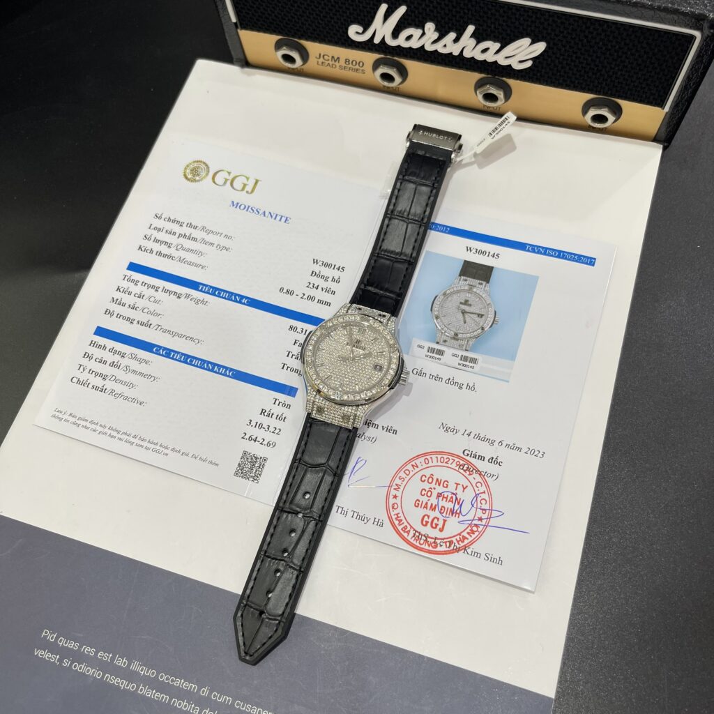 Hublot Replica 11 Watch Classic Fusion Full Diamond Moissanite 38mm