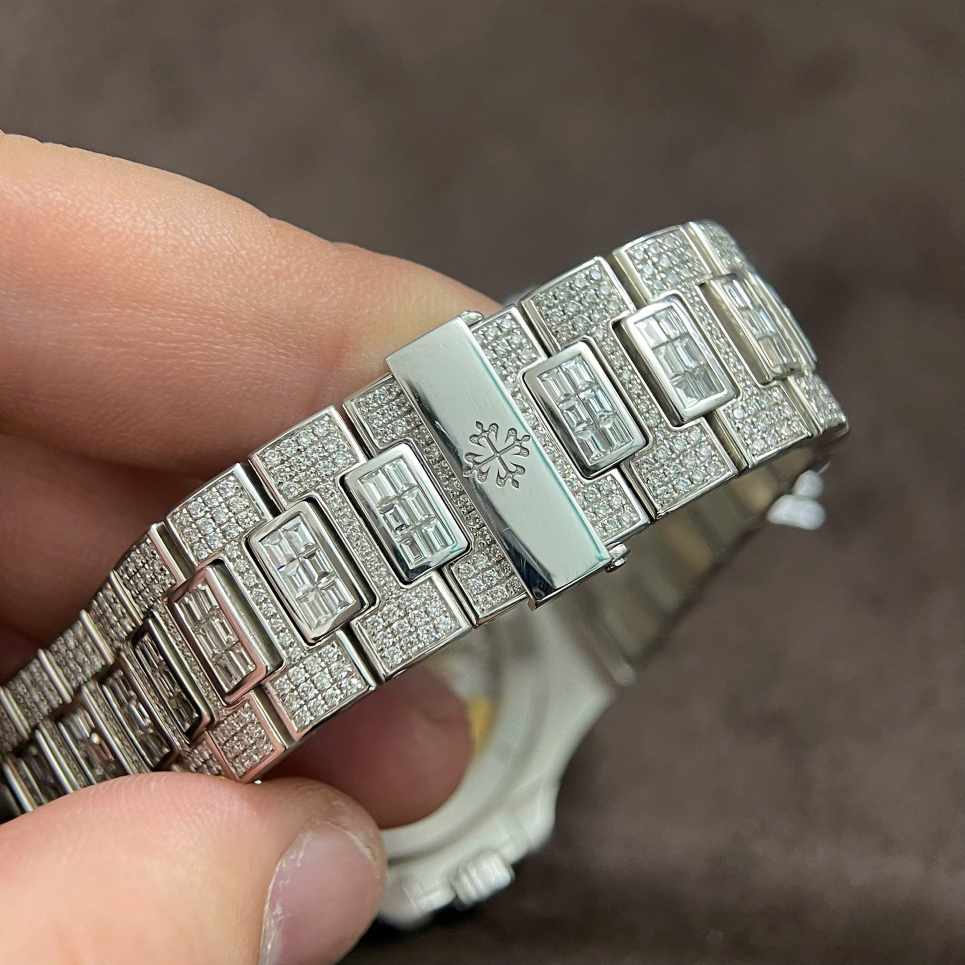 Patek Philippe Nautilus 5719 Replica Watches Custom 18K Solid White Gold + Diamonds 40mm