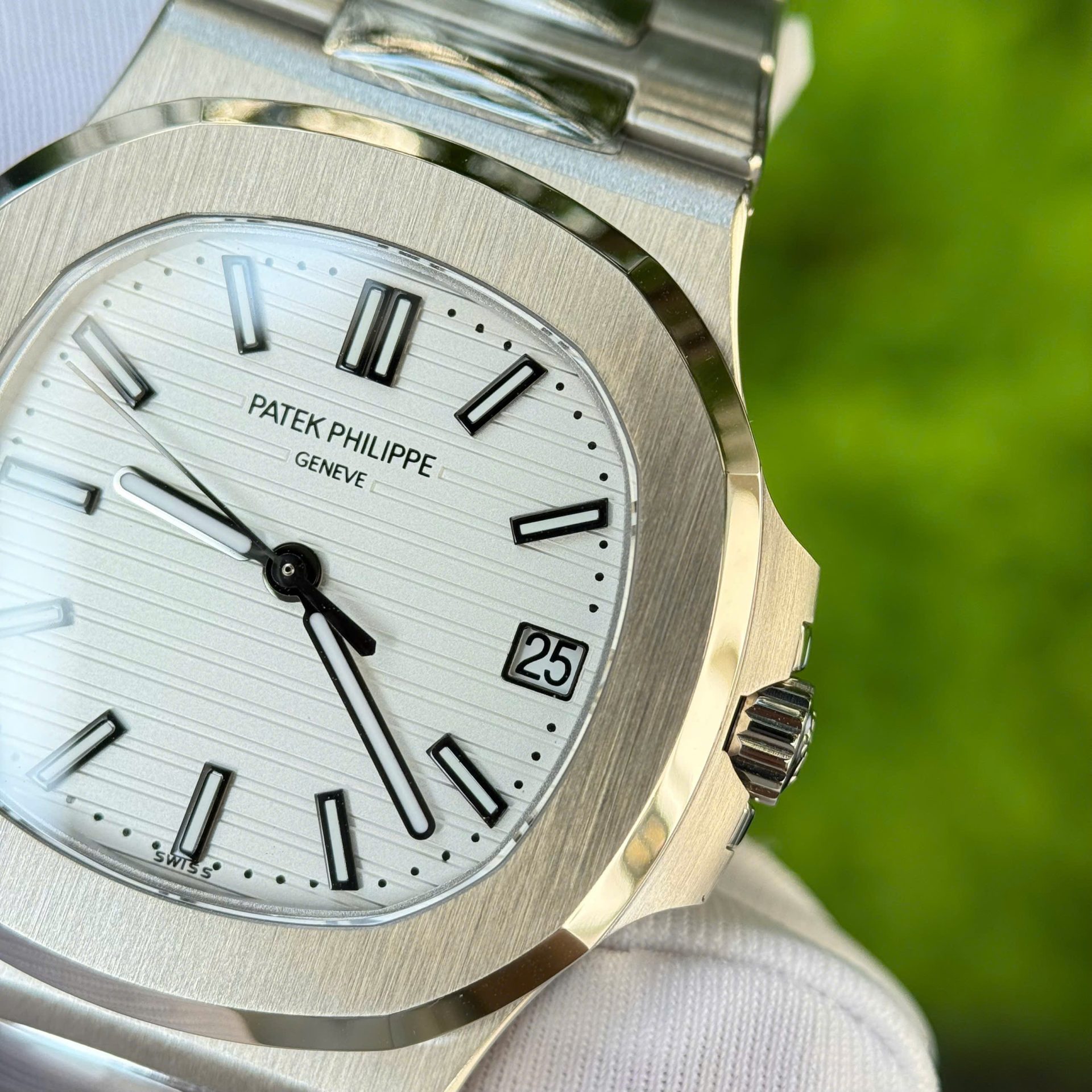 Patek Philippe Nautilus 5711 Replica Watches White Dial Metal Wire BBF Factory 40mm