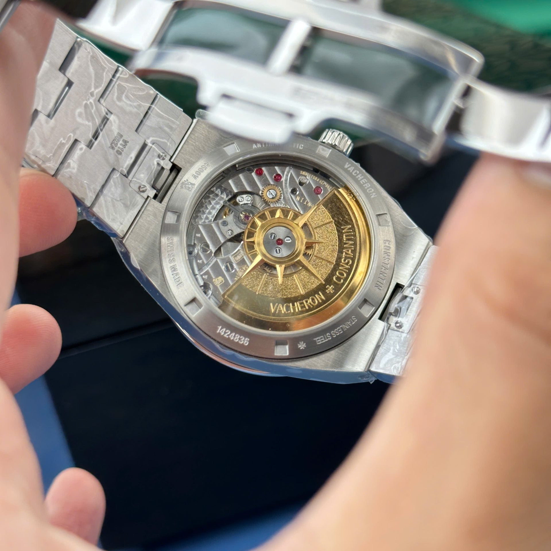 Vacheron Constantin Overseas 4500V Replica High-class Watch Green Dial PPF Factory 41mm