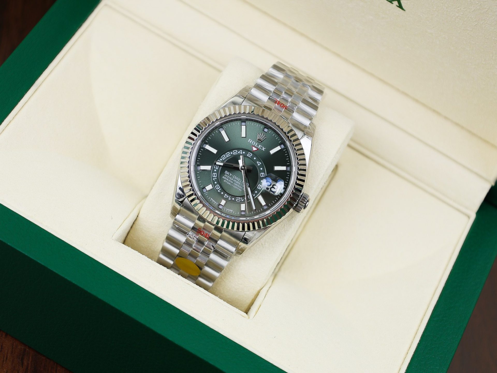 Rolex Replica 1:1 Watch Sky Dweller Green Dial Jubilee Strap 42mm
