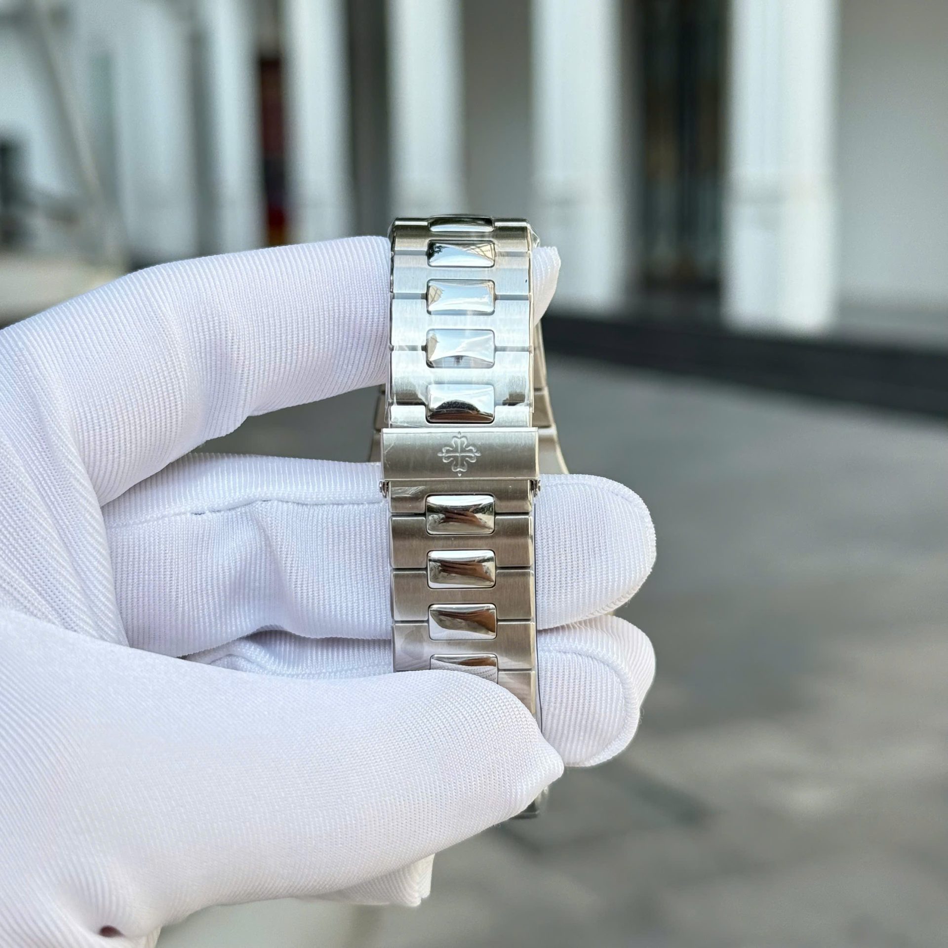 Patek Philippe Nautilus 5711 Replica Watches White Dial Metal Wire BBF Factory 40mm