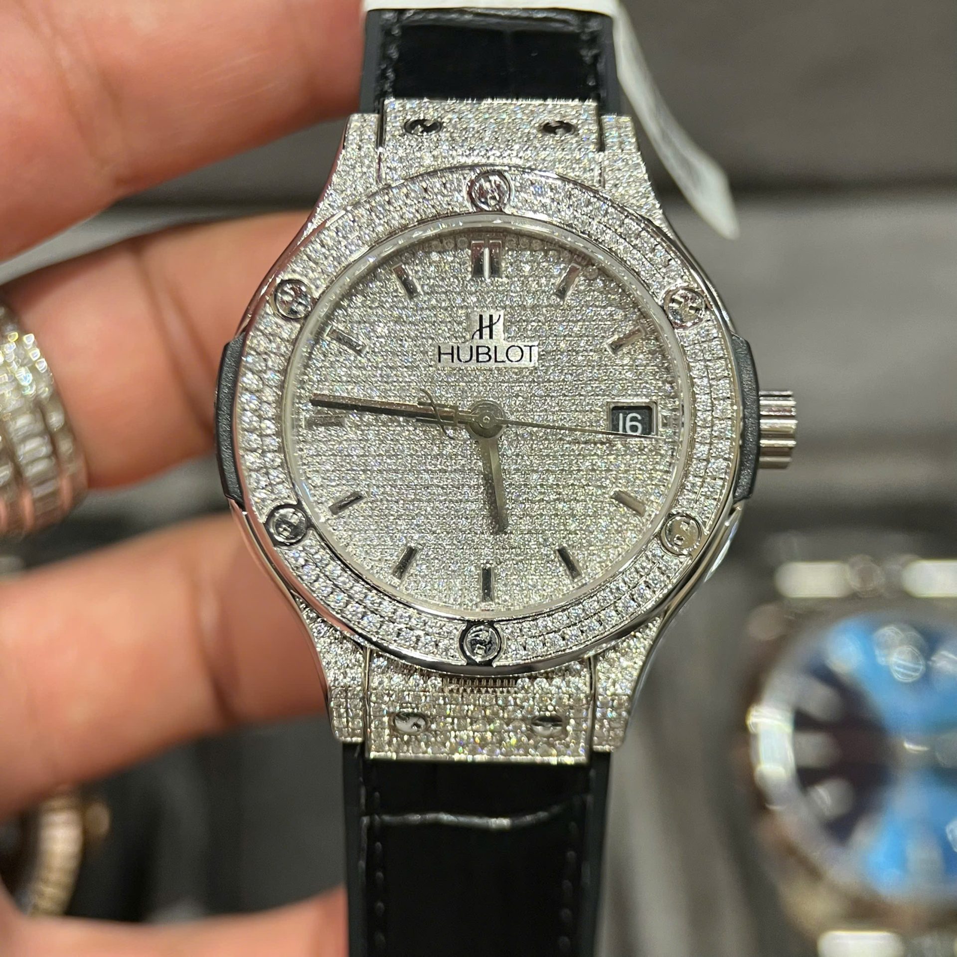 Hublot Classic Fusion Titanium Diamonds Pavé Full Moissanite Hong Kong Imitation Watches 38mm