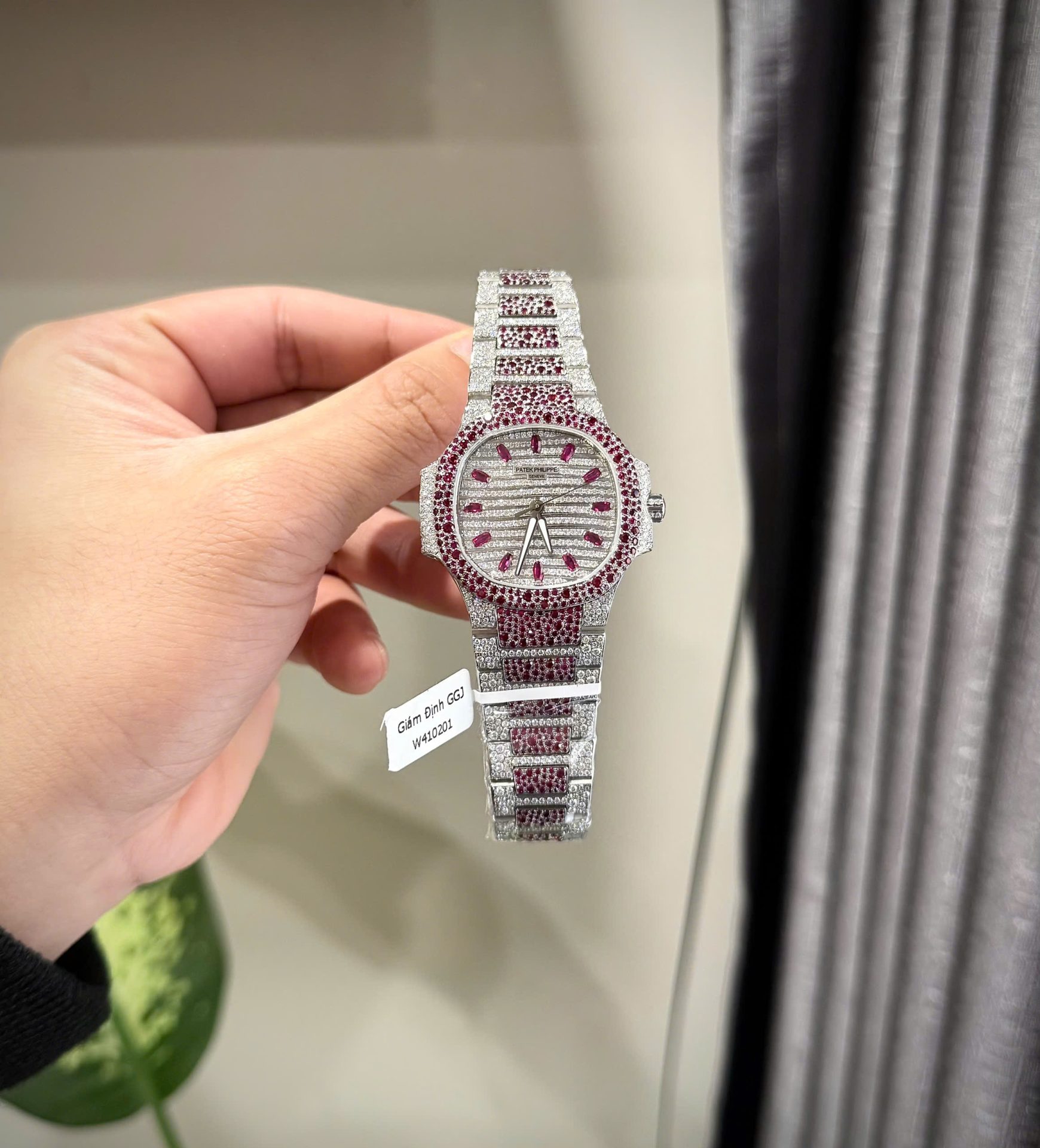 Patek Philippe Nautilus 7118 Replica 11 Watch Ruby Red + Moissanite Diamonds 35.2mm