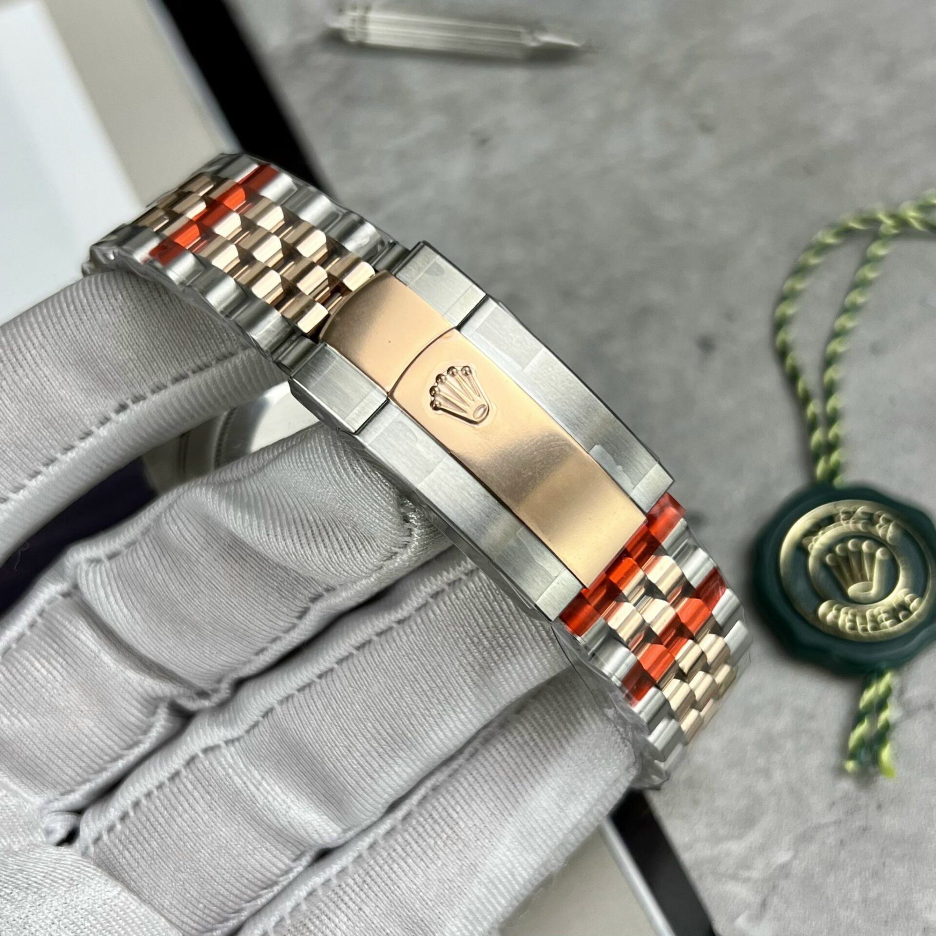 Rolex Replica Watch DateJust Wimbledon Dial Demi Strap Rose Gold Plated EW 41mm