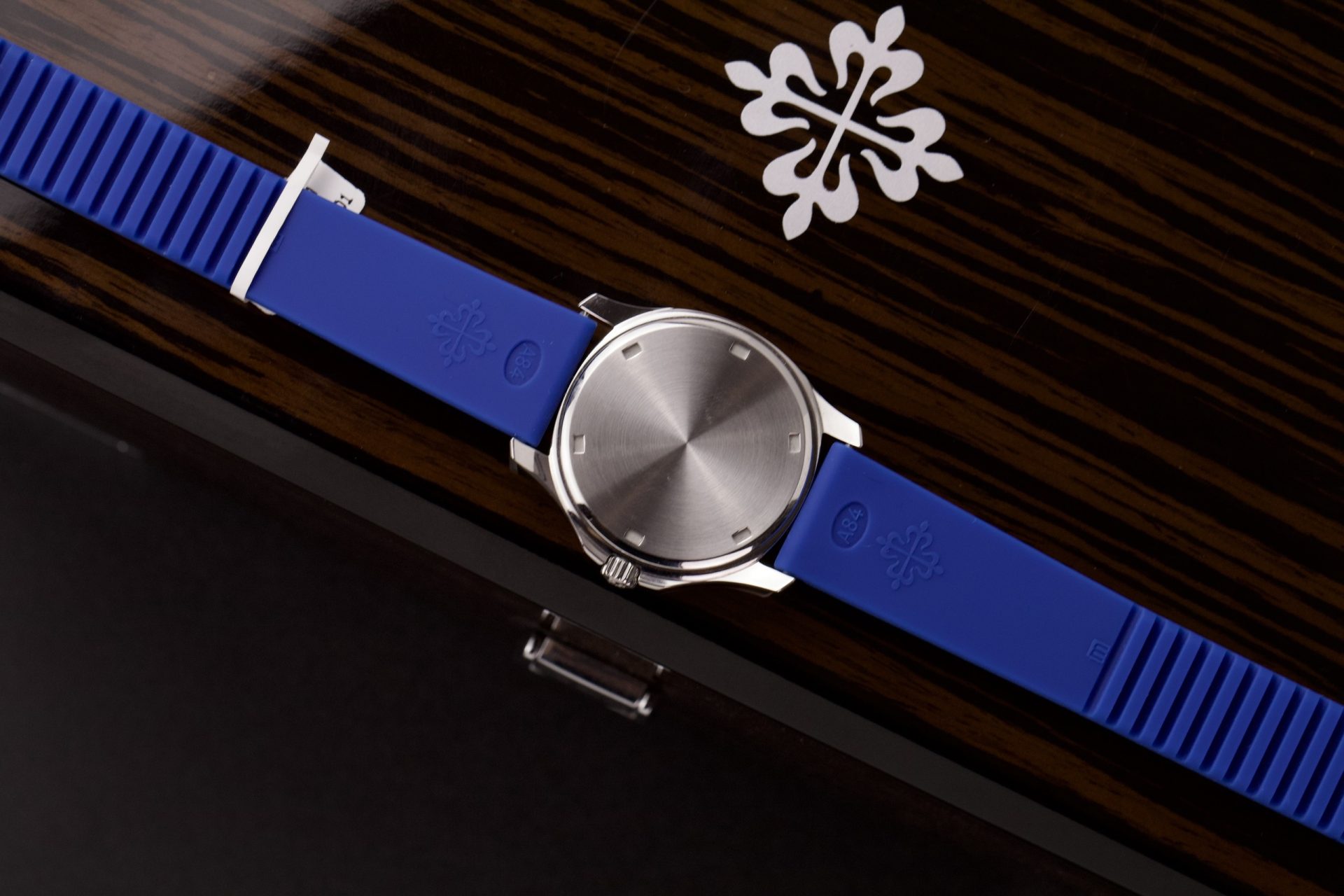 Patek Philippe Rep 11 Watch Aquanaut 5067 Moissanite Diamond Grade Blue Quartz Movement 35.6mm