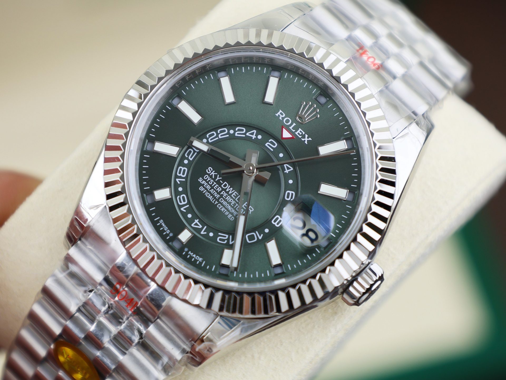 Rolex Replica 1:1 Watch Sky Dweller Green Dial Jubilee Strap 42mm