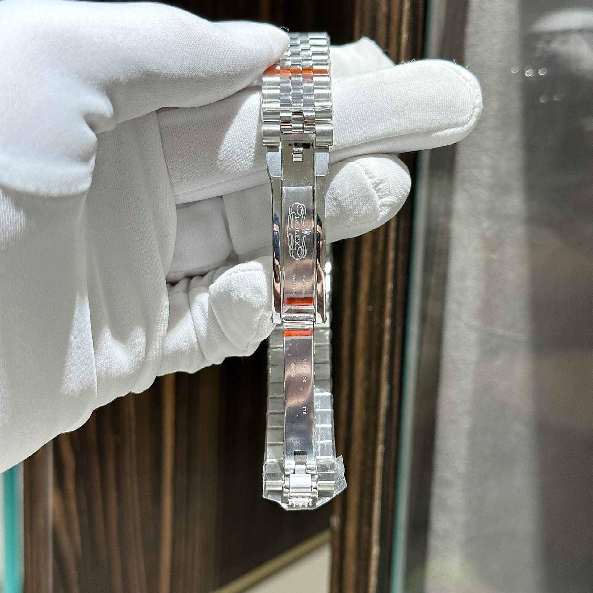 Rolex Rep 11 Watch DateJust Women s With Stone Bezel Jubilee Strap EW 31mm