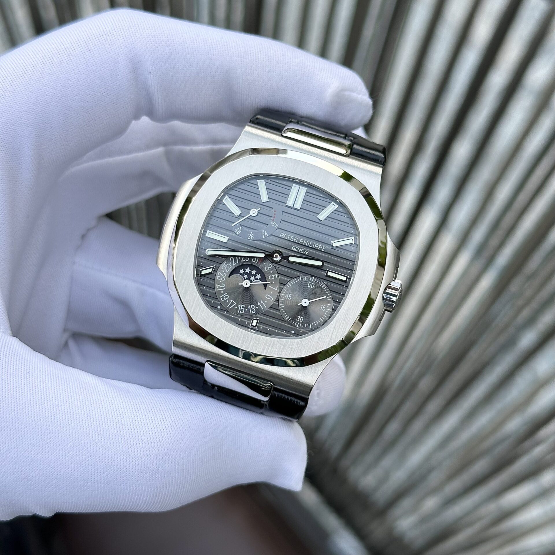 Patek Philippe Replica 1:1 Watch 5712 Gray Dial Leather Strap GRF 40mm