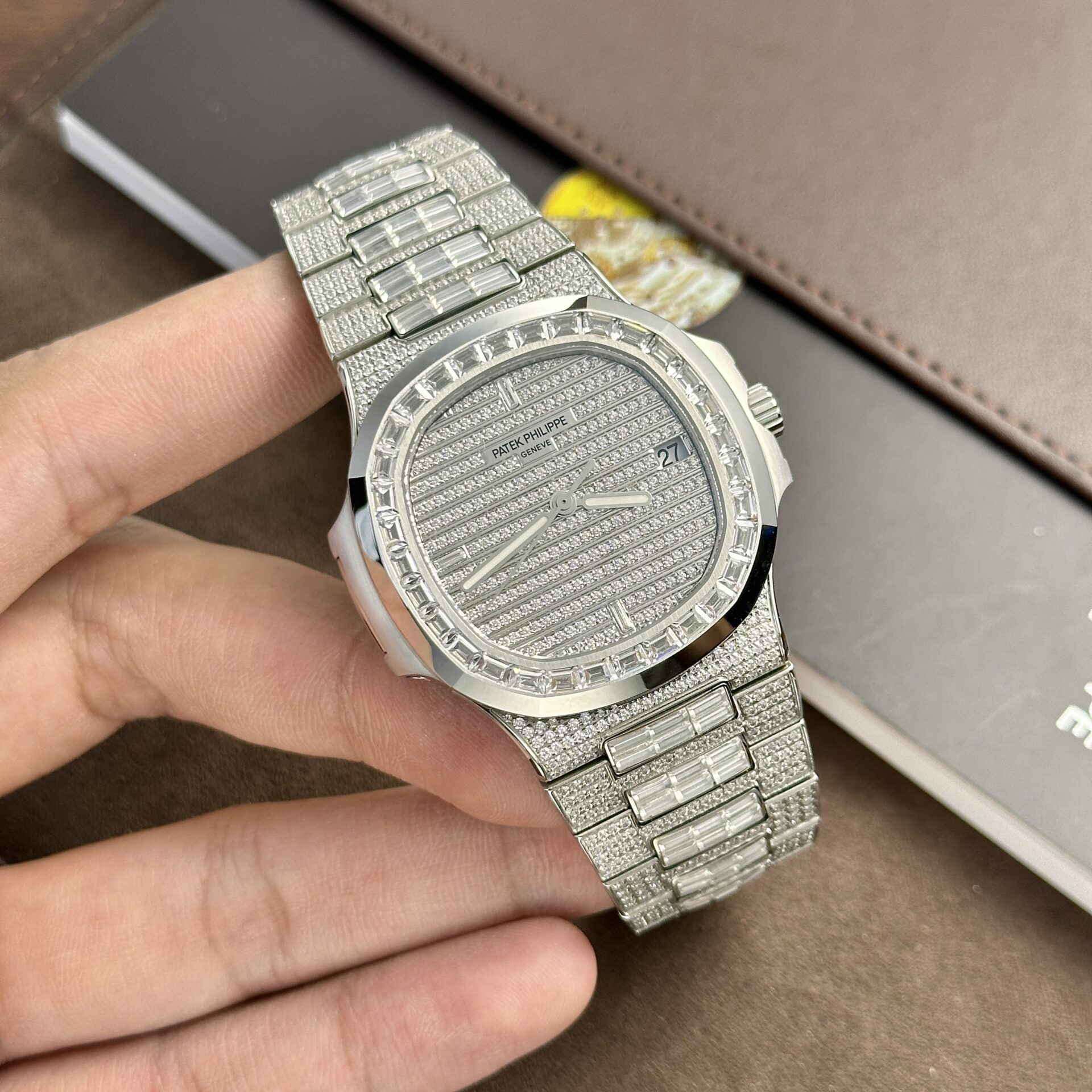 Patek Philippe Replica 1:1 Watch Nautilus 5719 Swiss Movement Full Diamond 40mm