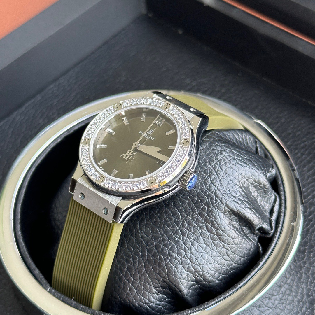 Hublot Replica 1:1 Watch Classic Fusion Women s Green With Diamond 33mm
