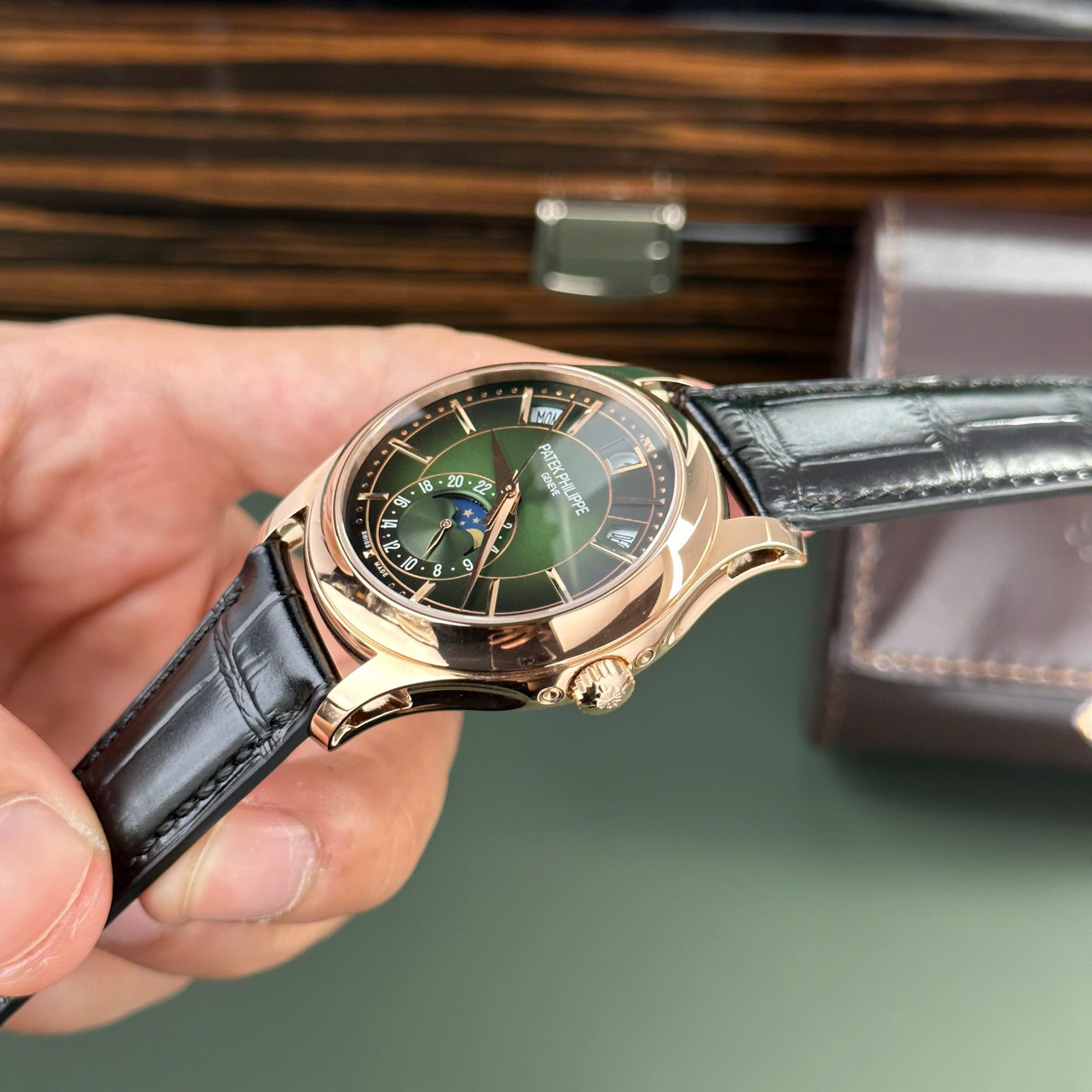 Patek Philippe Complications 5205 Replica 11 Watch Green Dial KM Factory 40mm