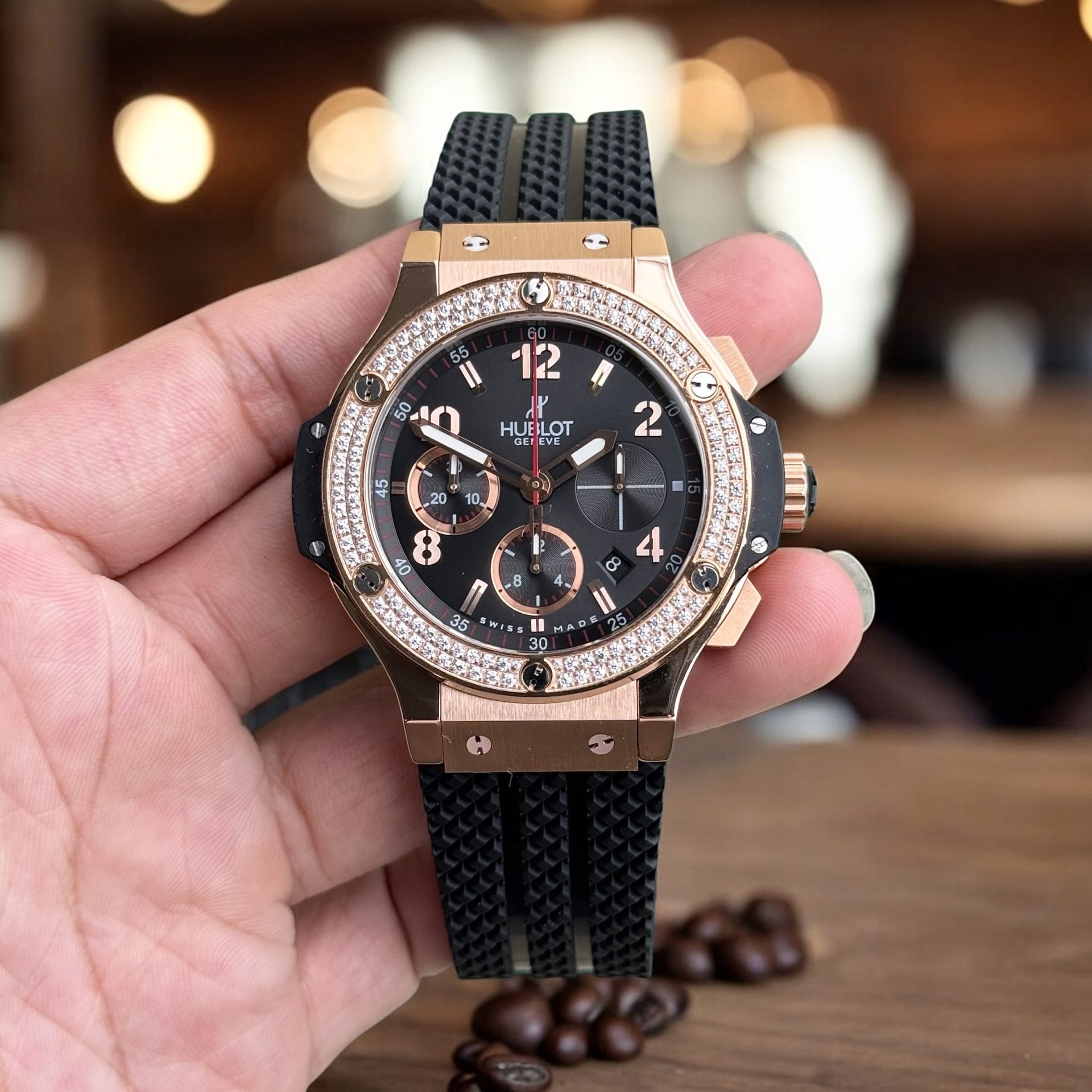 Hublot Replica 1:1 Watch Stone Bezel Big Bang Chronograph King Gold 44mm