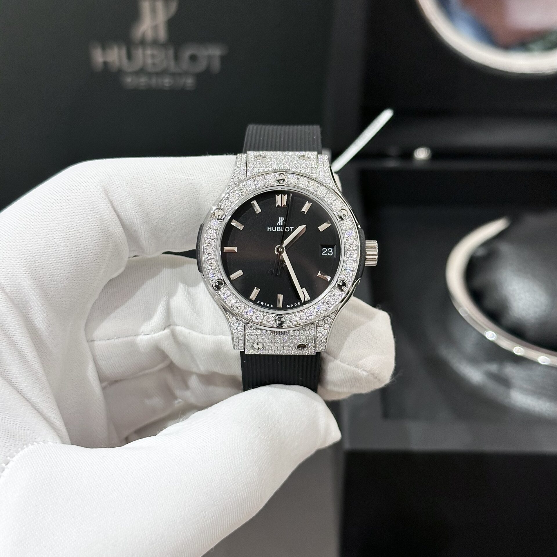 Hublot Replica 11 Watch Classic Fusion Women s With Moissanite Diamond Case 33mm