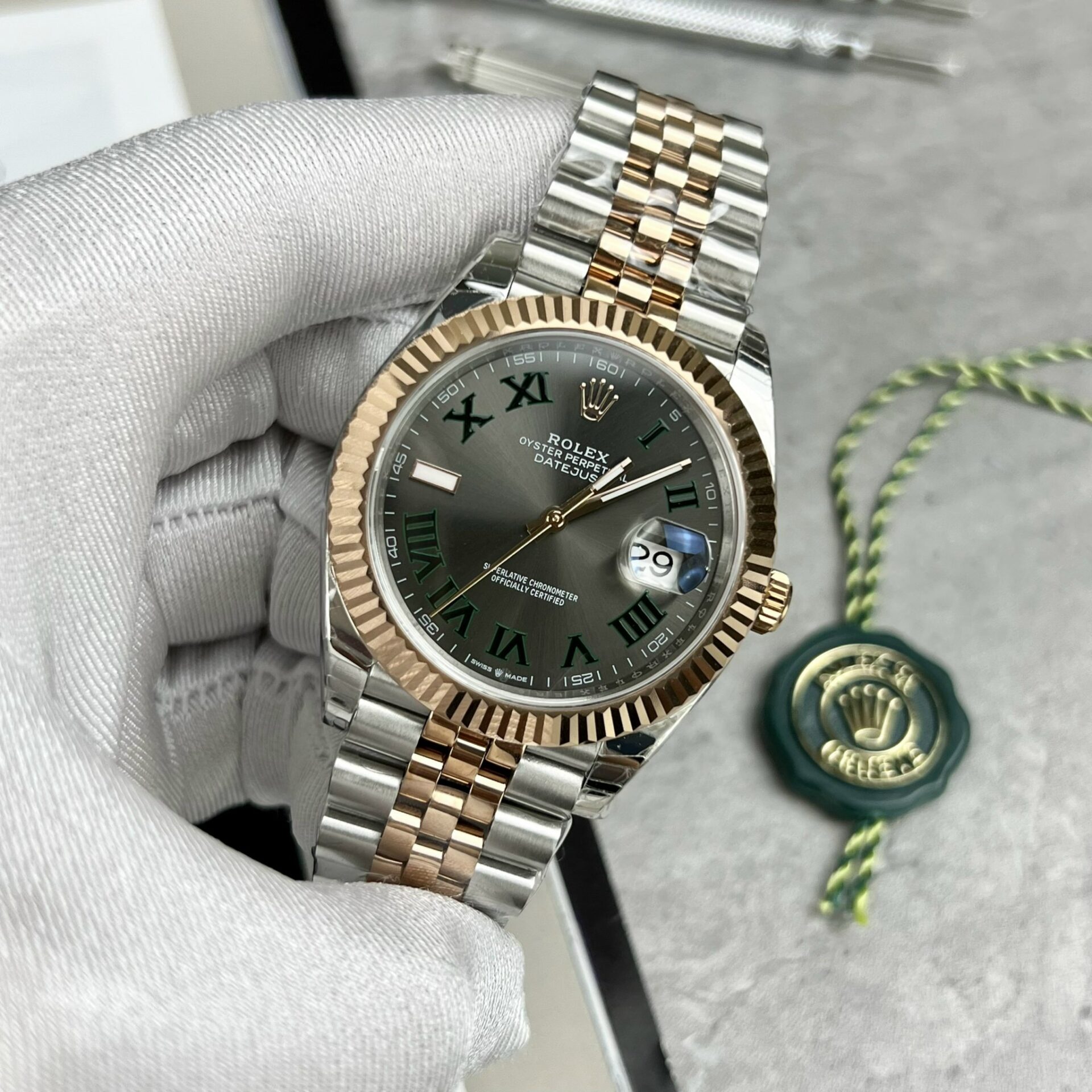 Rolex Replica Watch DateJust Wimbledon Dial Demi Strap Rose Gold Plated EW 41mm
