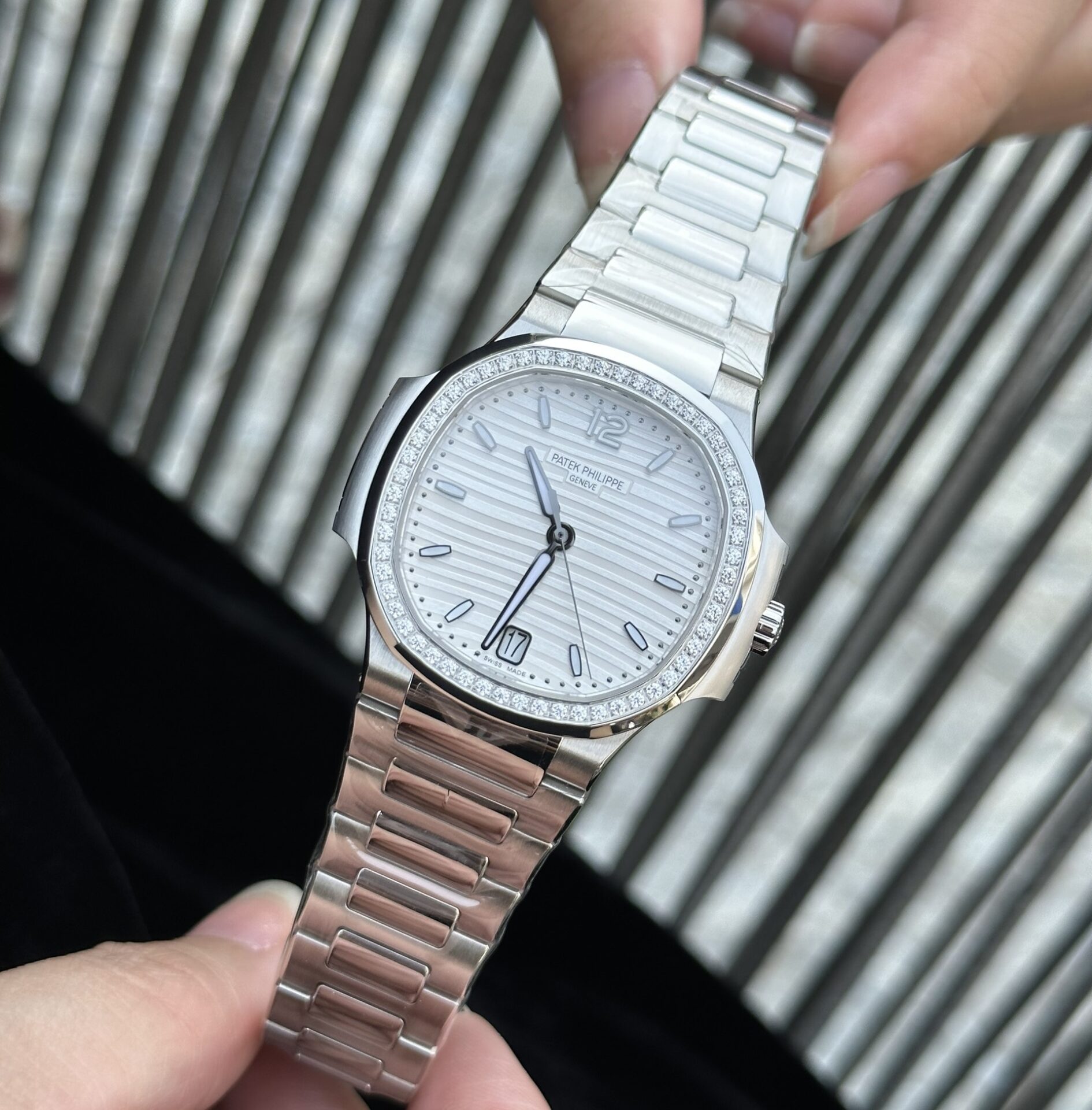 Patek Philippe Replica 11 Watch Nautilus 7118 White With Diamond Bezel Factory 3K 35.2mm
