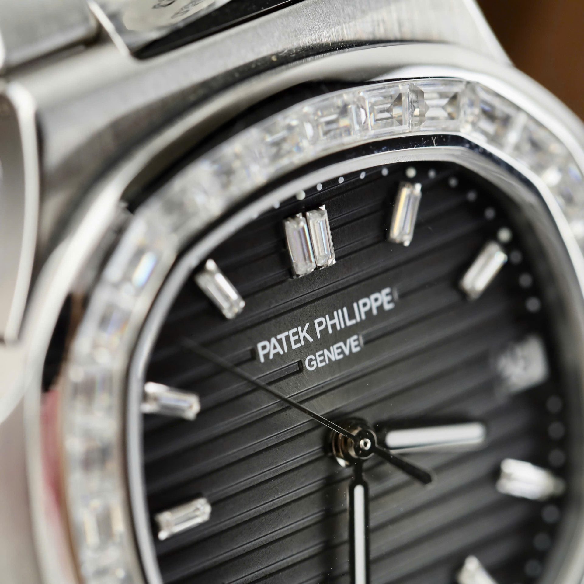 Patek Philippe Nautilus 5723 Gray Dial Imitation Watches Diamonds Moissanite Baguette Custom 40mm