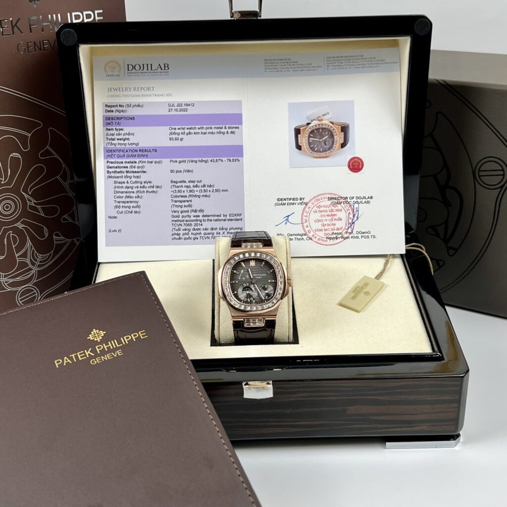 Patek Philippe Replica Watch Nautilus 5724 Gold-Wrapped With Moissanite Diamond ZF Factory 40mm