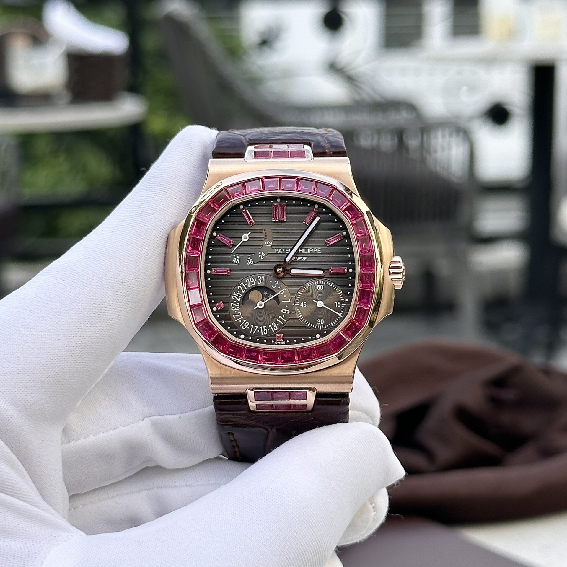 Patek Philippe Nautilus 5724 Gold Wrapped With Ruby Replica Watch 40mm