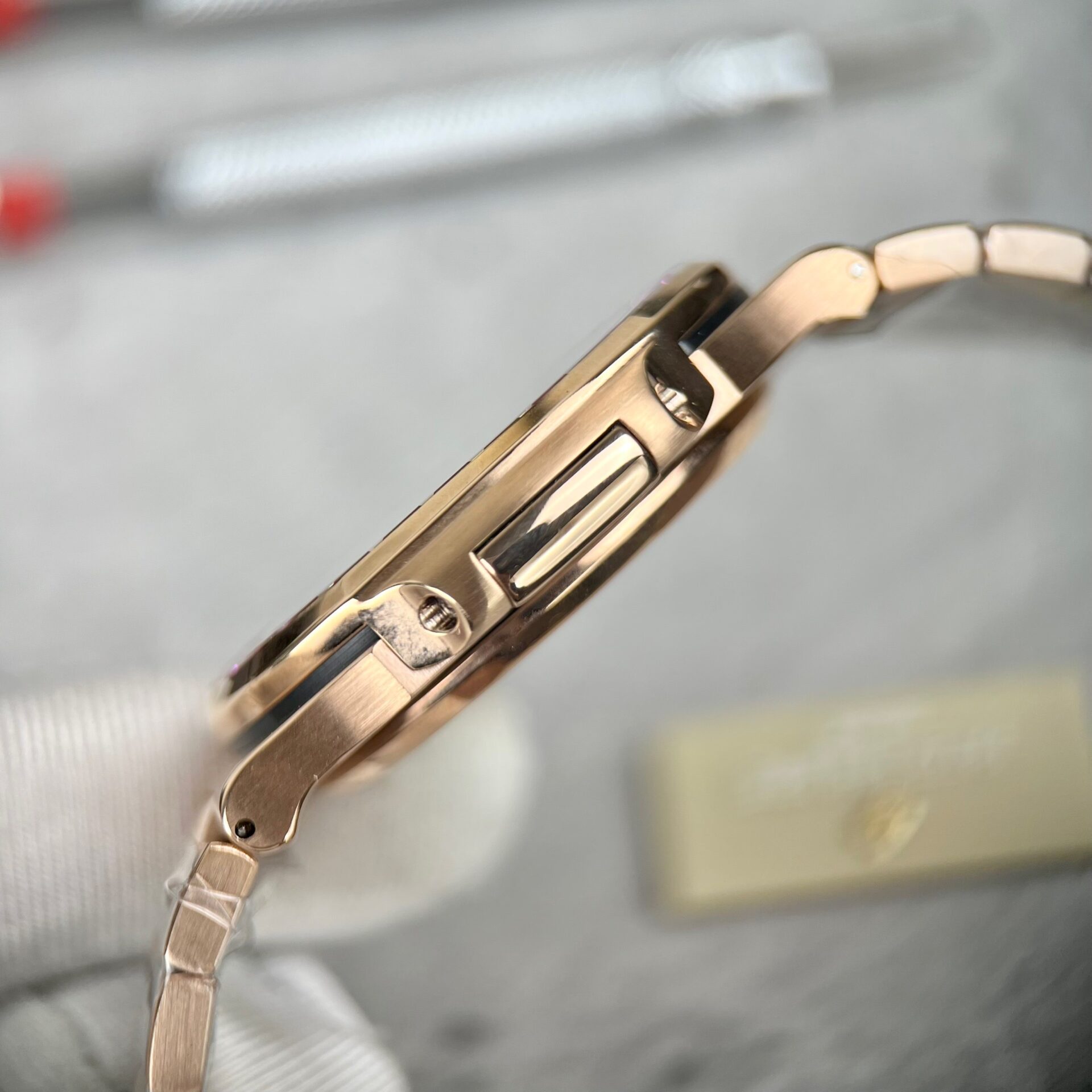 Patek Philippe Nautilus 5723 Gray Dial With Red Ruby Replica 1:1 Watch 40mm