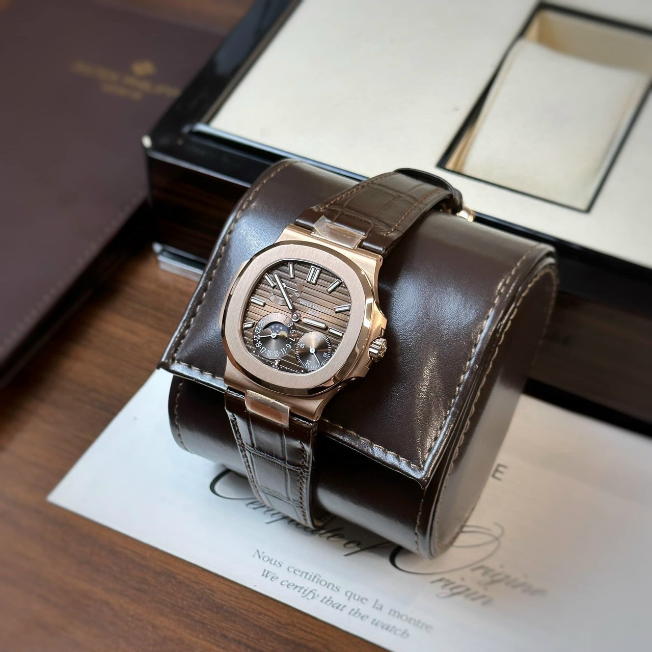 Patek Philippe Replica 1:1 Watch Nautilus 5712 Chocolate Dial Leather Strap GR Factory 40mm