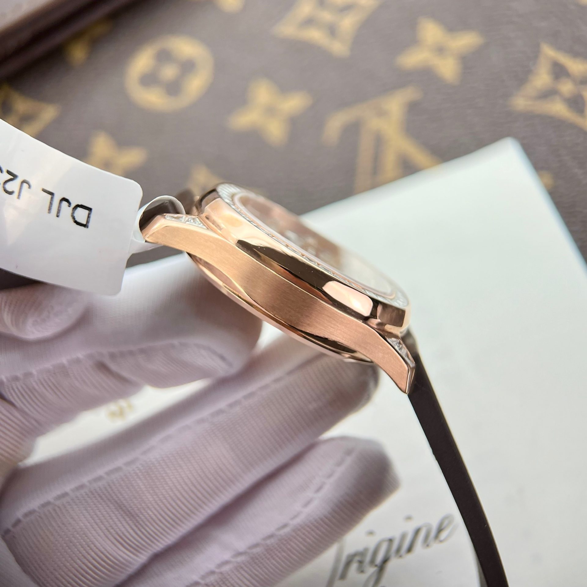 Patek Philippe Replica 1:1 Watch Aquanaut 5062 Gold Wrapped Moissanite Diamond 35.6mm