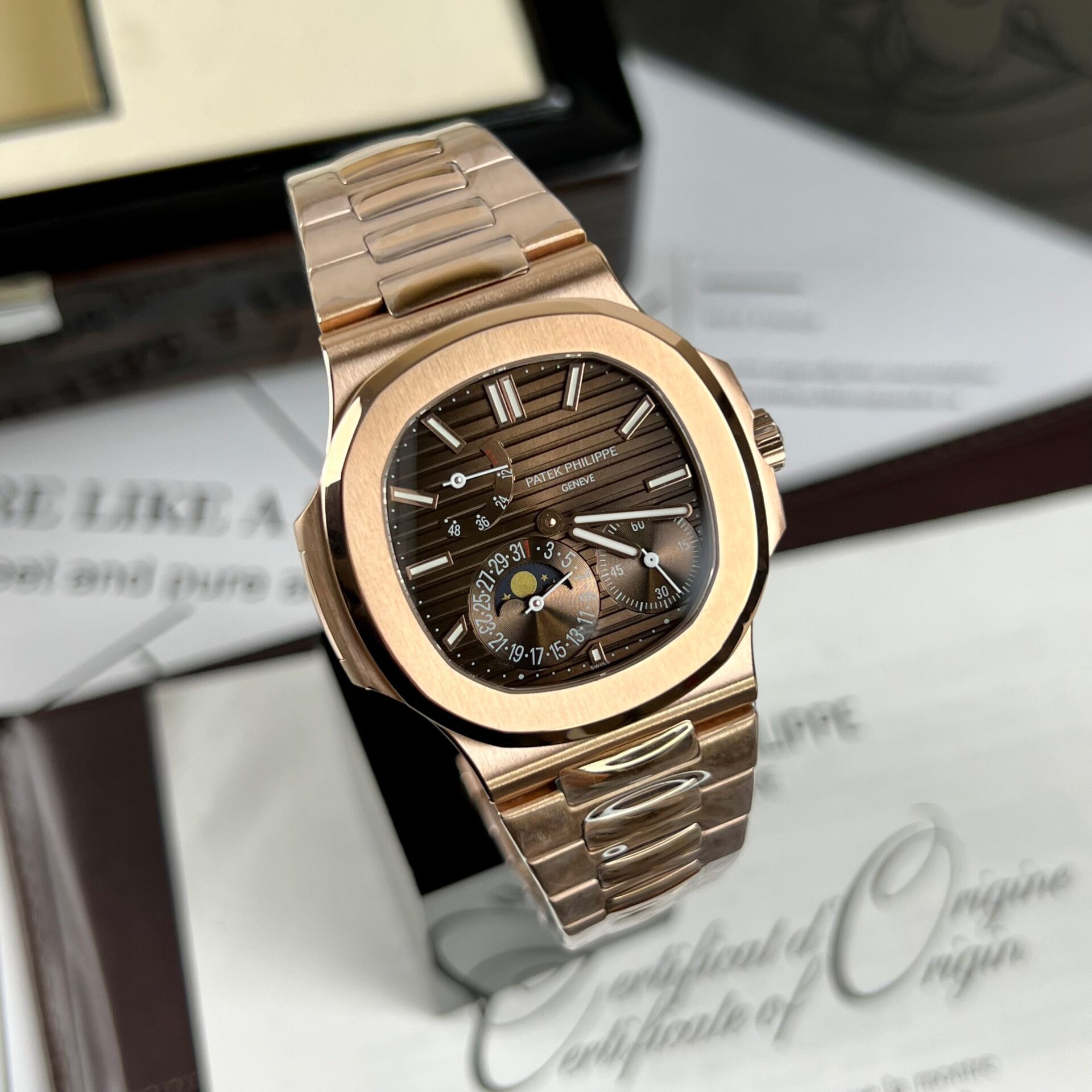 Patek Philippe Nautilus 5712 Chocolate Dial Gold Plated Replica 11 Watch GR 40mm