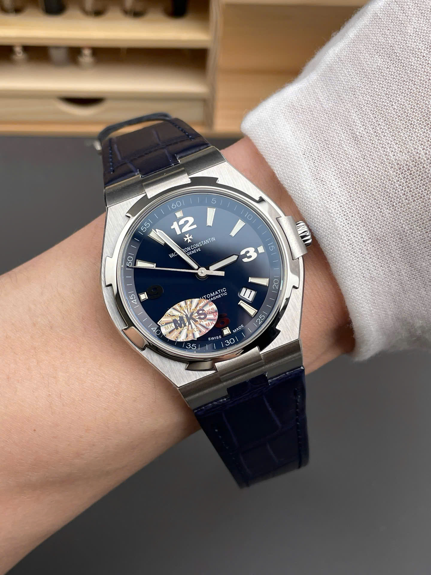 Vacheron Constantin Luxury Replica Watches Overseas 47040 Blue Dial MKS Factory 42mm