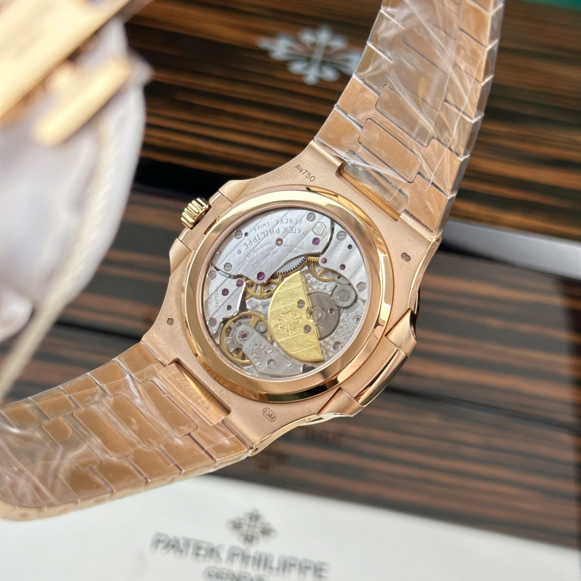 Patek Philippe Nautilus 5712R Good Imtation Watches Gray Dial Metal Wire PPF Factory Version 3 40mm