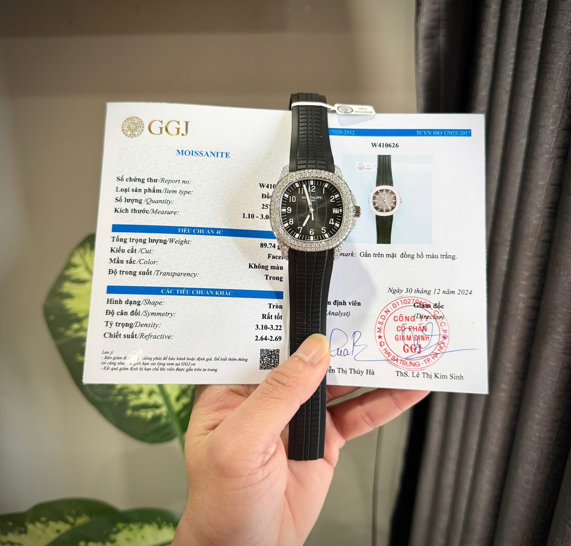 Patek Philippe Aquanaut 5167 Dial Gray Replica Watch Custom Moissanite Diamonds 40mm