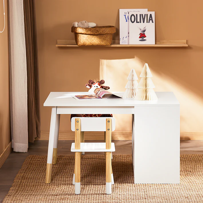 Cordoco | Kindertisch mit 2 Stühlen | Kindersitzgruppe mit Stauraum | Spieltisch | Tisch Stuhl Set | Weiß | KMB113-W