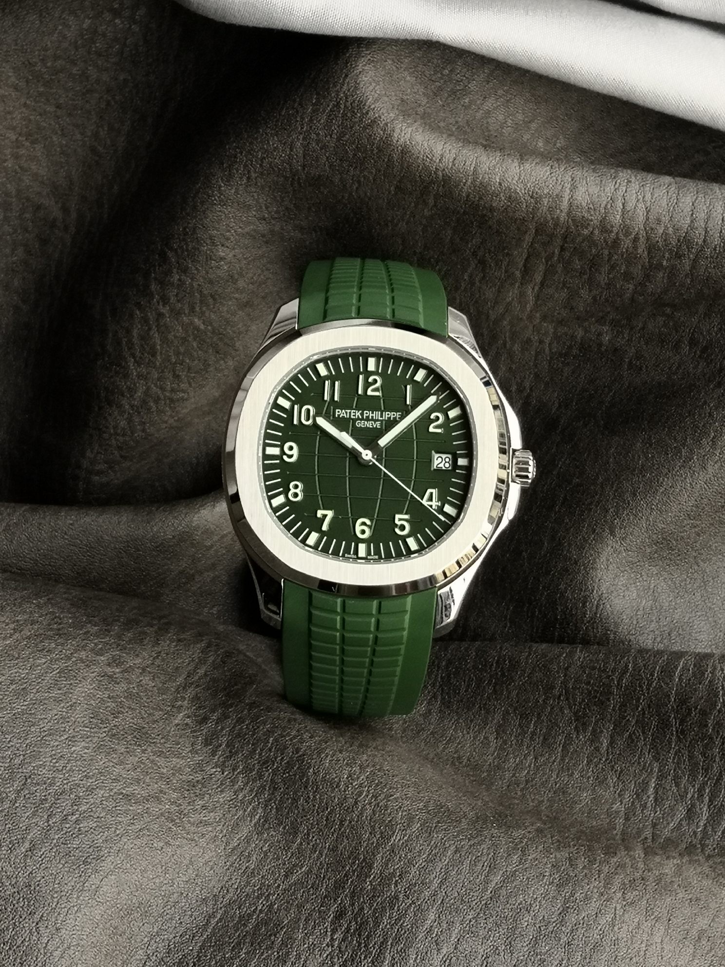 Patek Philippe Aquanaut White Gold Khaki Green Dial 5968G-010