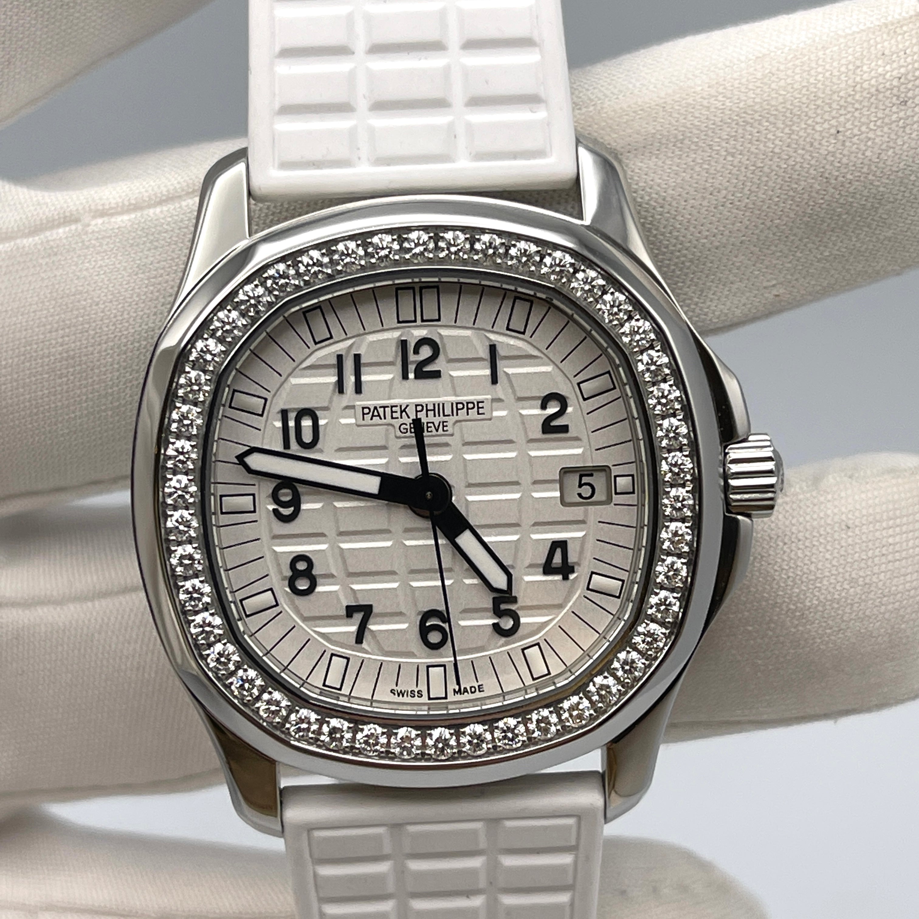 Patek Philippe Aquanaut Quartz Steel White Dial 5067A-011